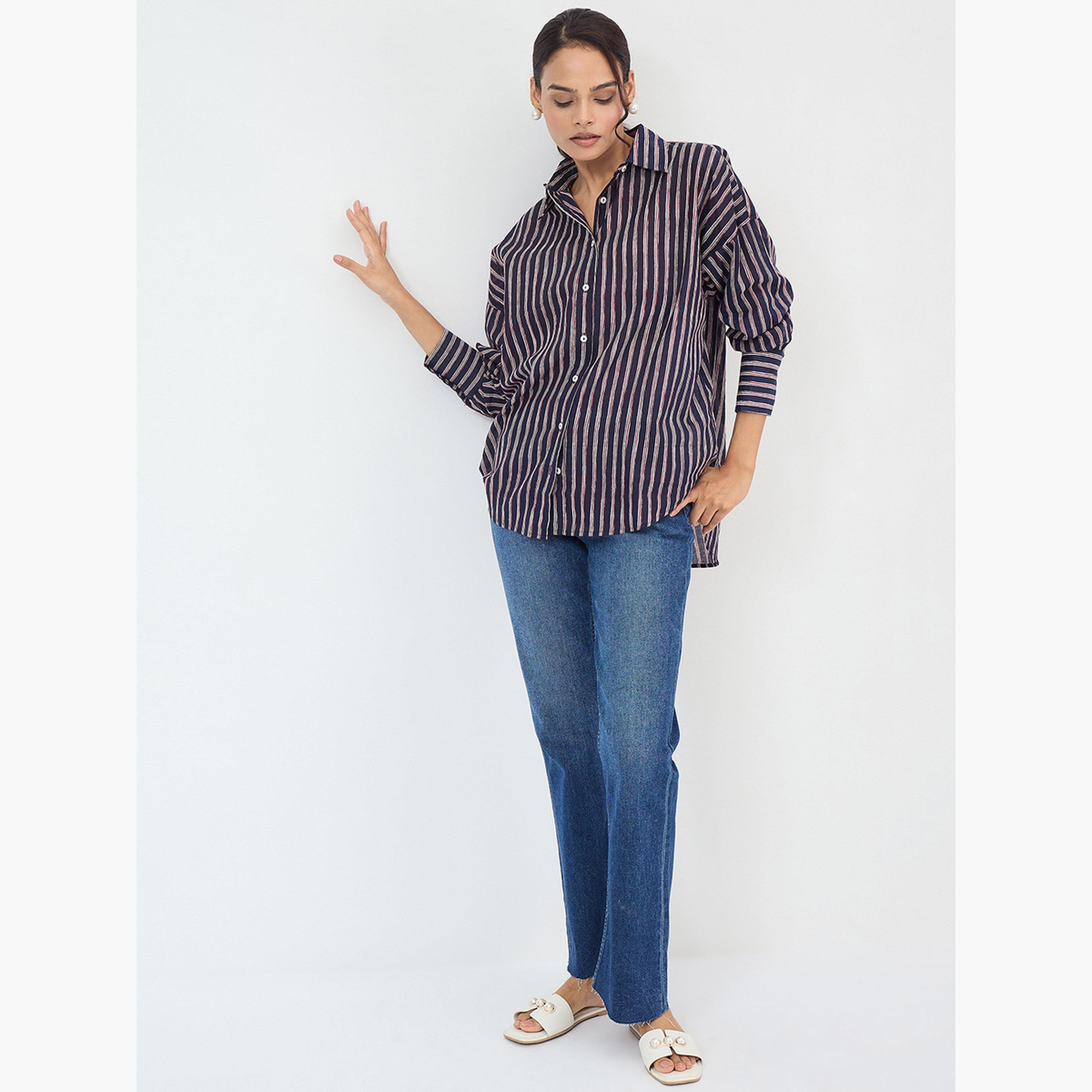 فيميلا - قميص مخطط قطني مقاس واسع باللون الأزرق البحري-women-clothing-shirtsandblouses-shirts-image-2