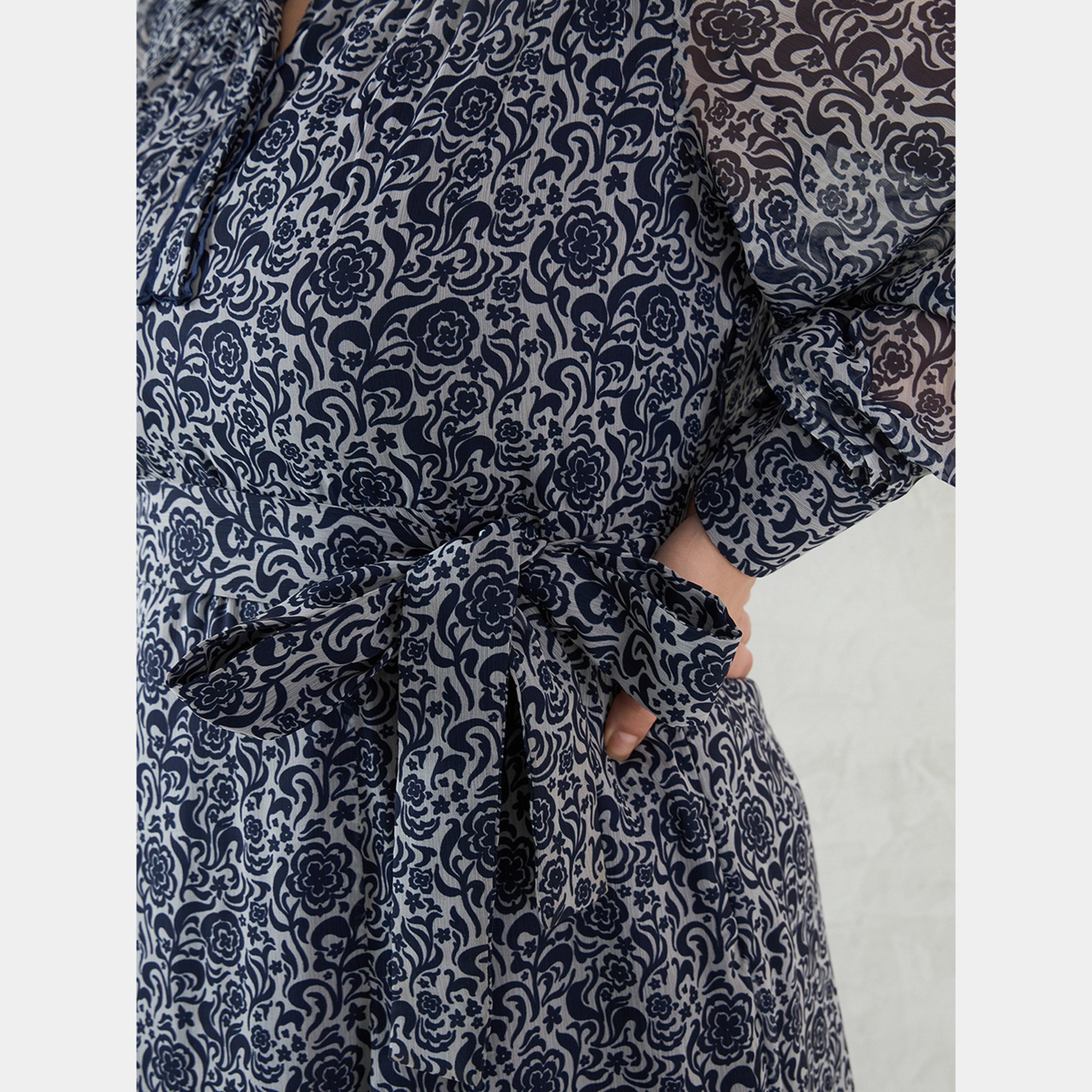 فيميلا - فستان ماكسي بأكمام طويلة وياقة مطبوعة بالزهور للنساء بمقاس واسع-women-clothing-dresses-image-5