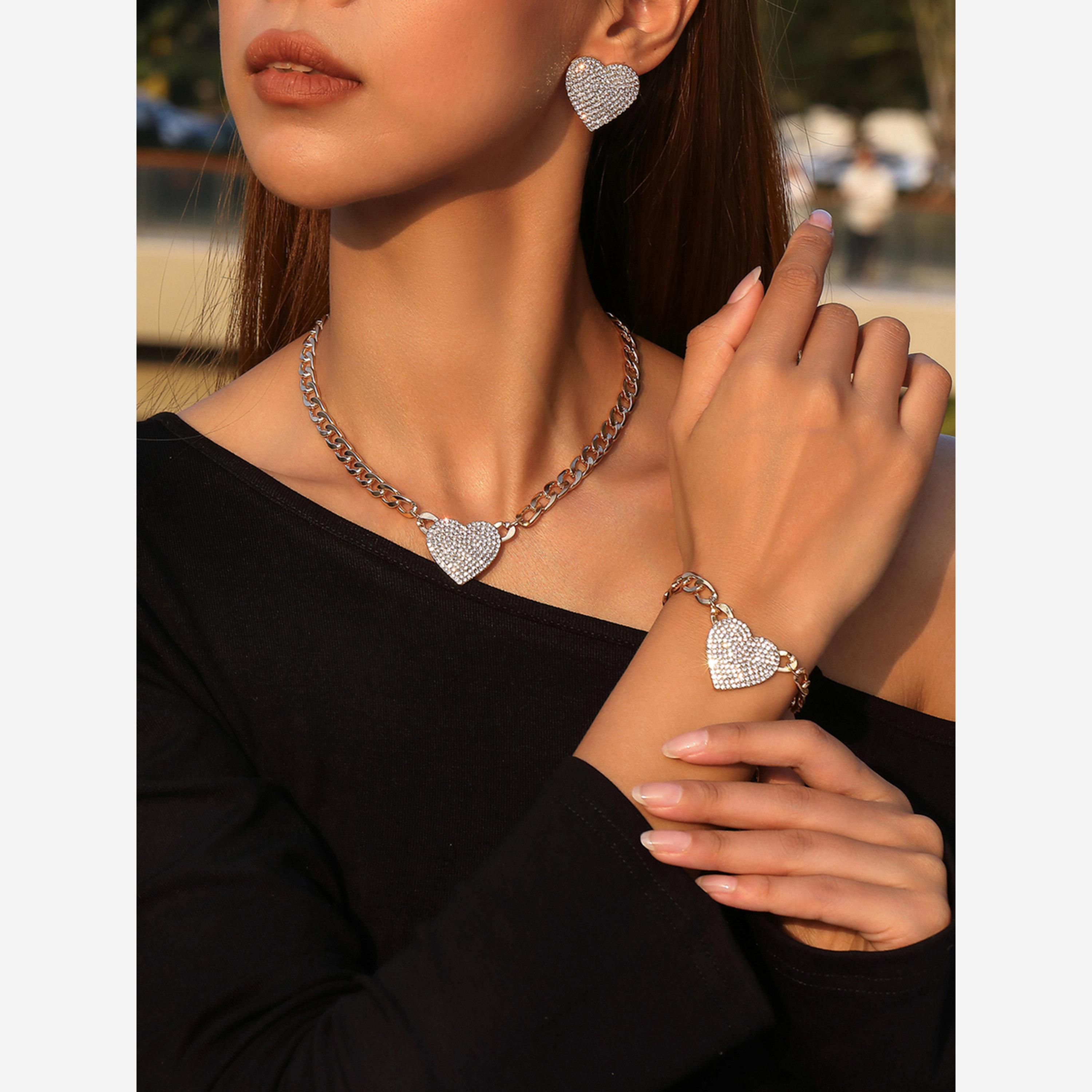 تيك تو - طقم من 3 قطع - قلادة ذهبية على شكل قلب مع سوار وأقراط-women-watchesandjewellery-jewellery-jewellerysets-image-3