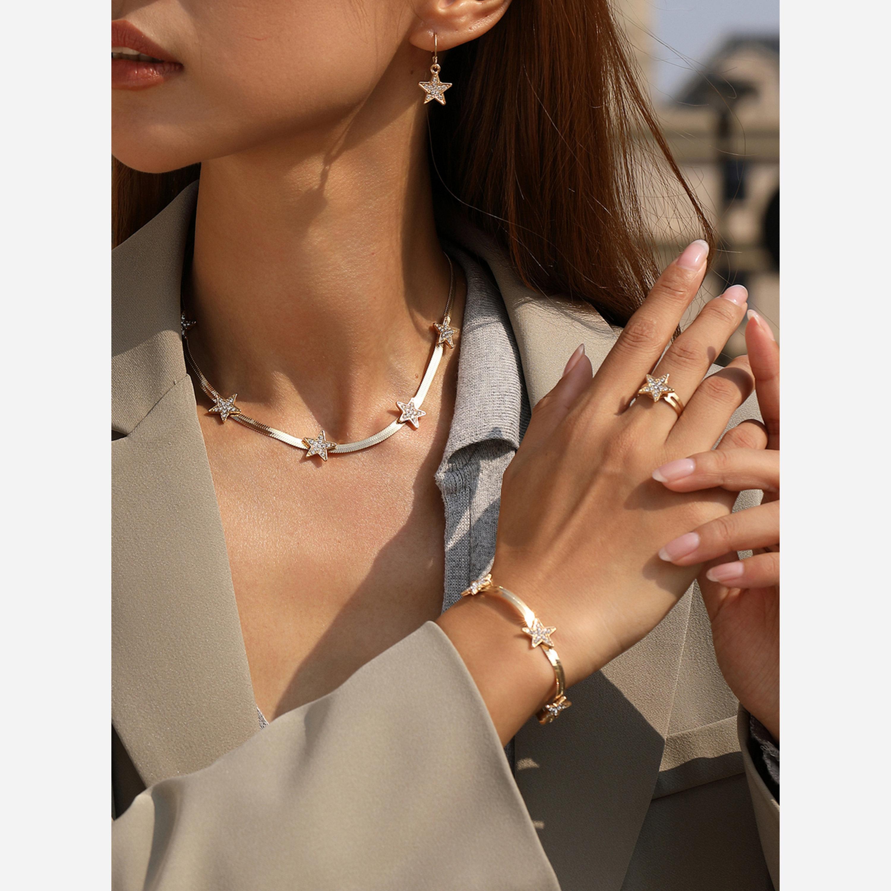 تيك تو - طقم من 4 قطع - قلادة وسوار على شكل نجمة مع خاتم وأقراط-women-watchesandjewellery-jewellery-jewellerysets-image-3