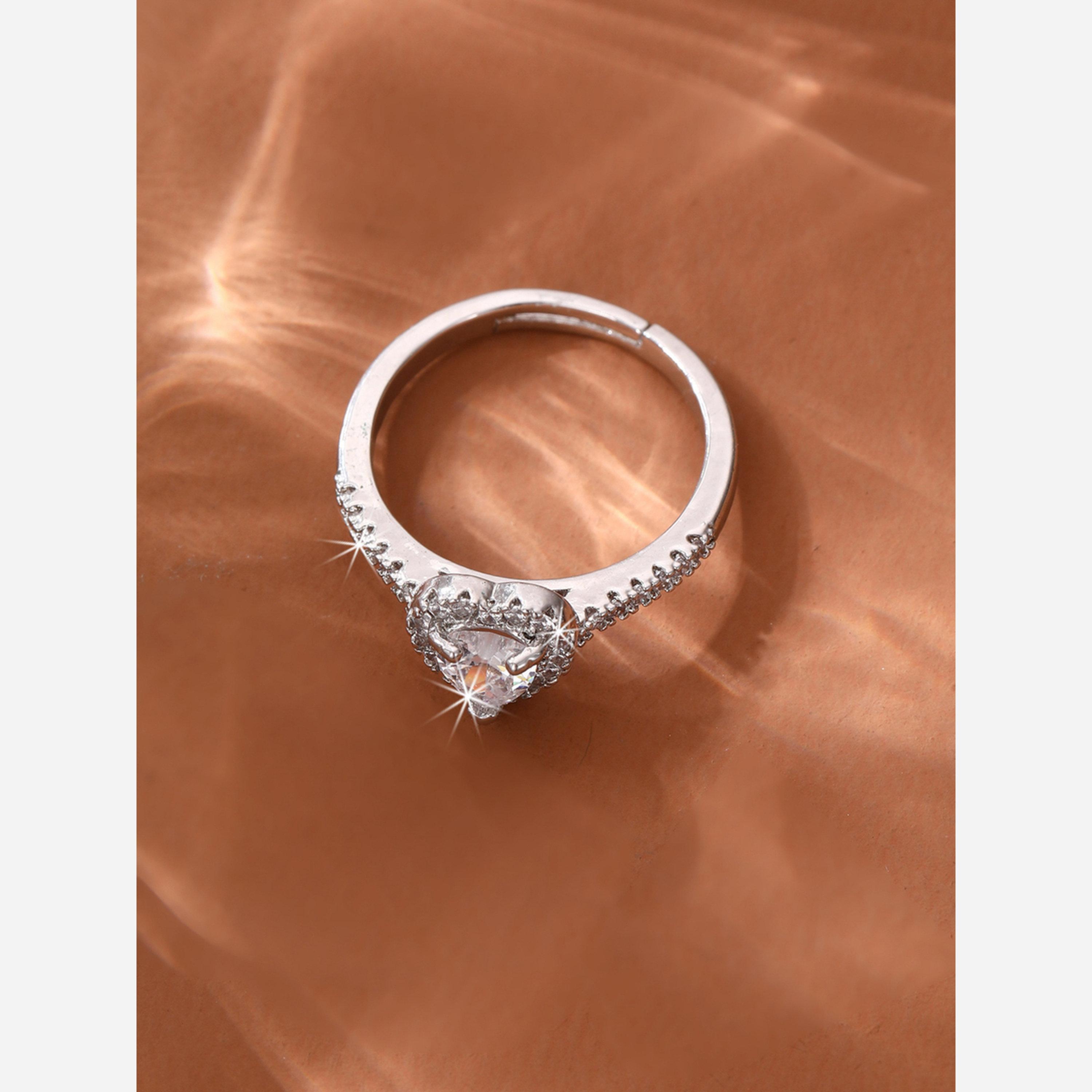تيك تو - خاتم فضي مرصع بأحجار الراين على شكل قلب-women-watchesandjewellery-jewellery-rings-image-3