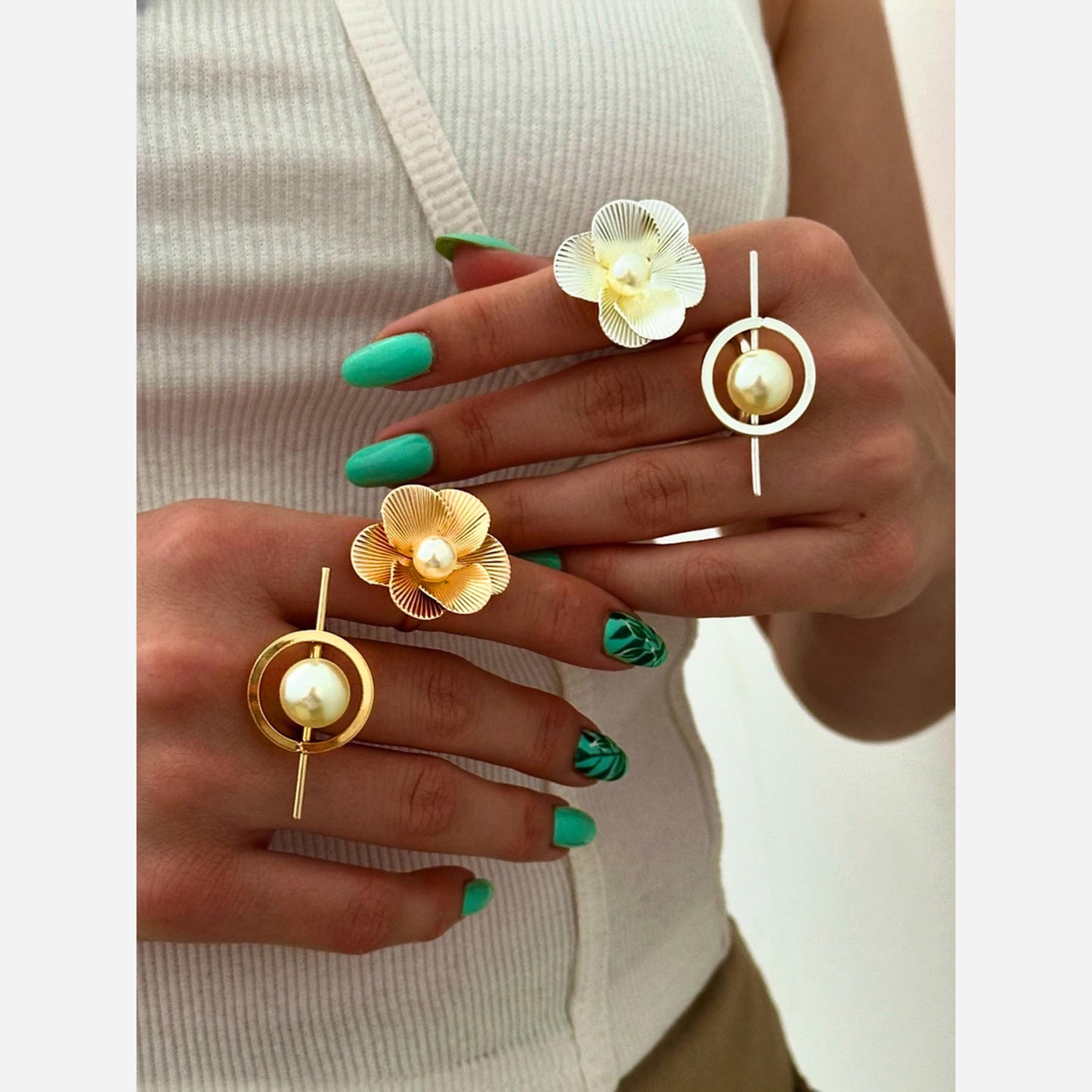 تيك تو - خاتم مزين باللؤلؤ الصناعي تصميم غير متناسق-women-watchesandjewellery-jewellery-rings-image-2
