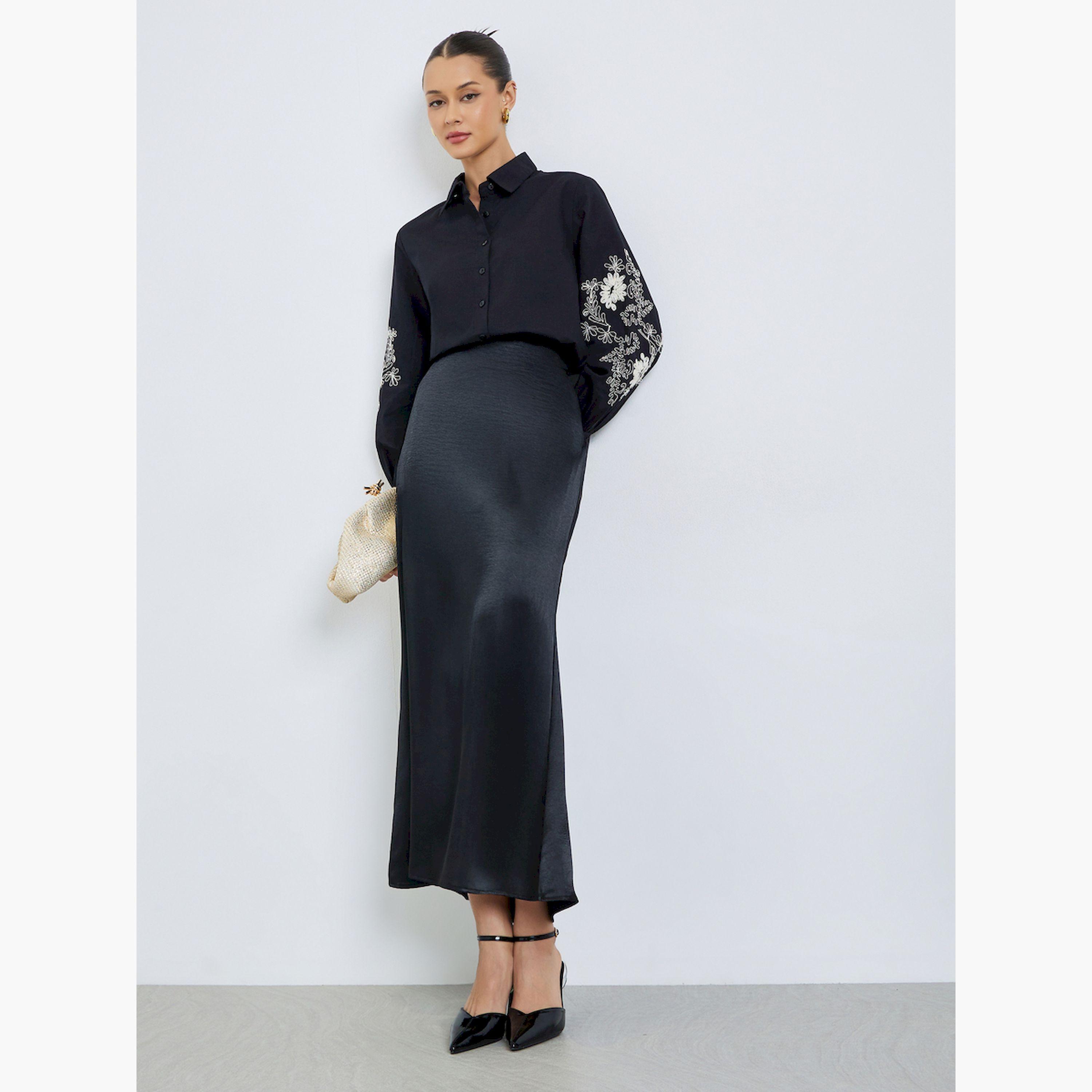 بلوزة بأكمام طويلة وتفاصيل مُطرّزة-women-clothing-shirtsandblouses-shirts-image-2