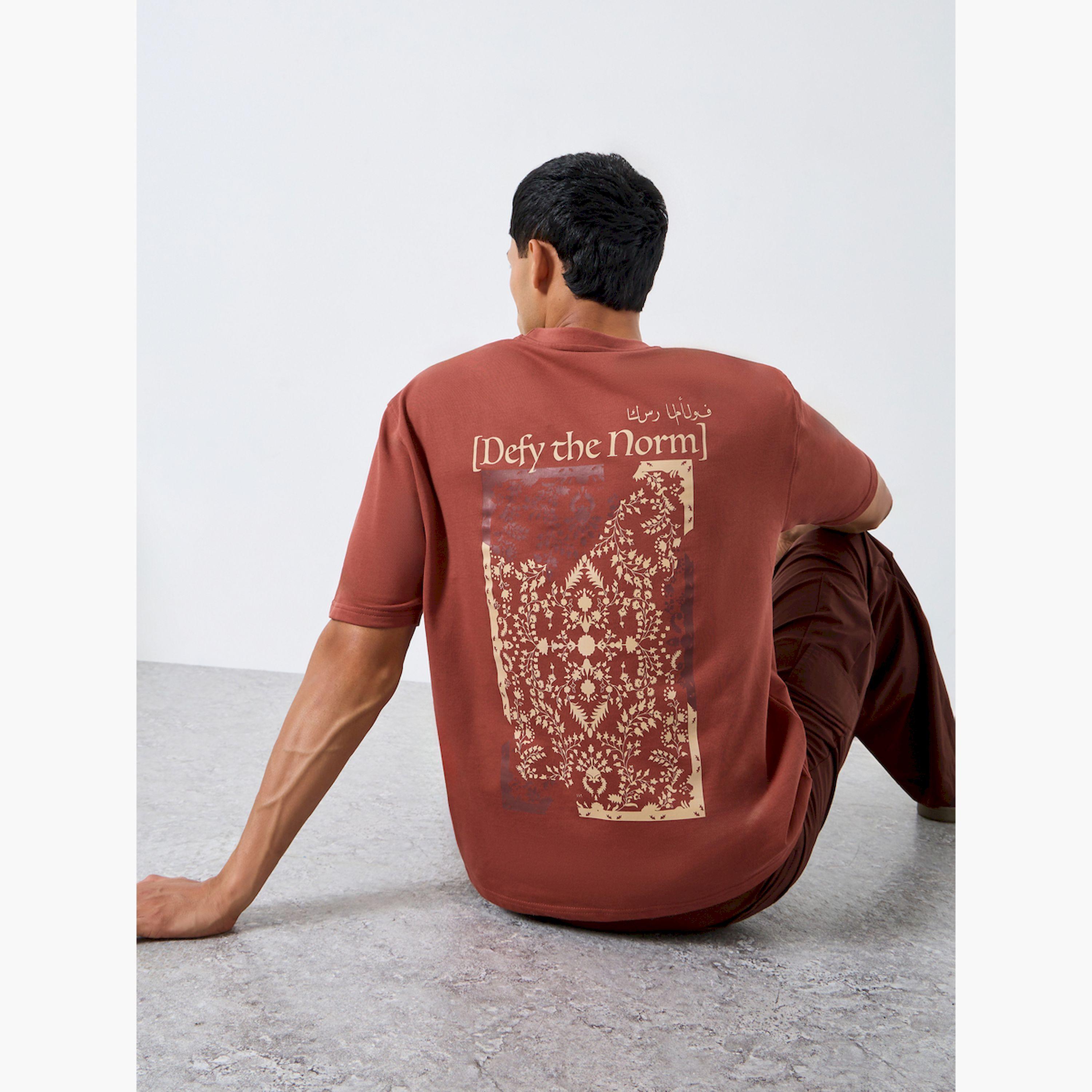 تيشيرت جرافيك وقصة واسعة-men-clothing-tshirtsandpolos-tshirts-image-2