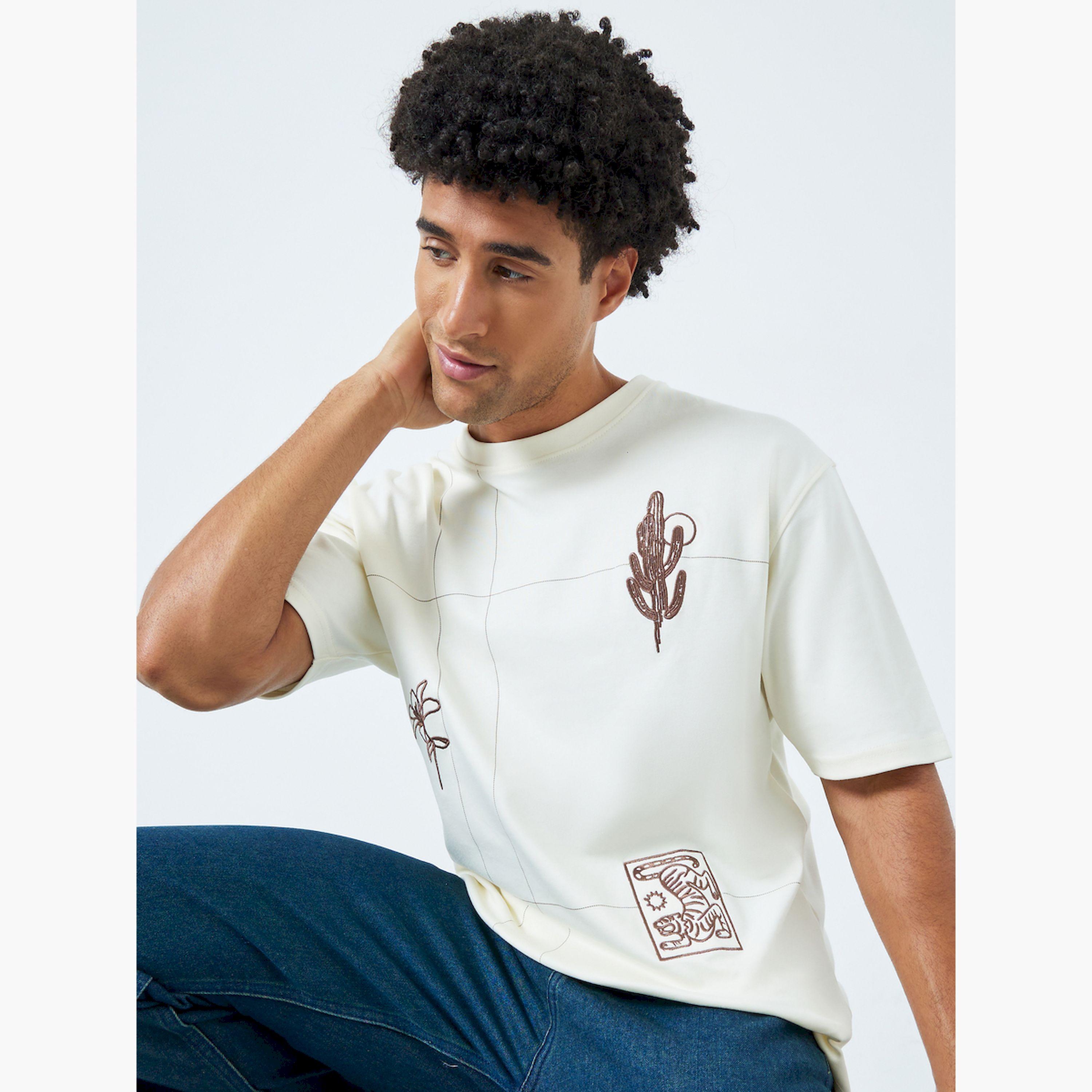 تيشيرت واسع مطرز-men-clothing-tshirtsandpolos-tshirts-image-3