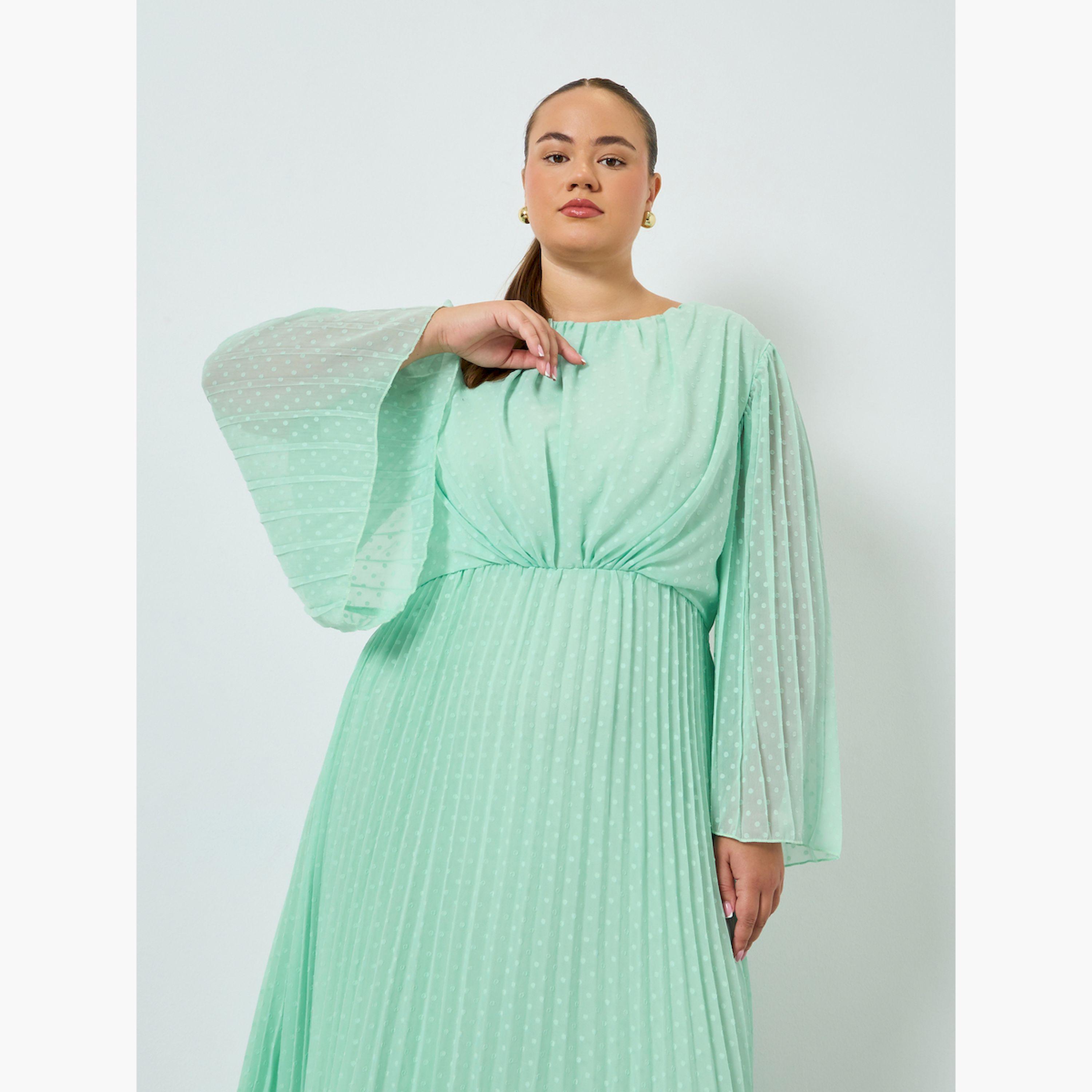 Styli Plus Size Green Pleated A-Line Maxi Dress-women-clothing-dresses-image-2