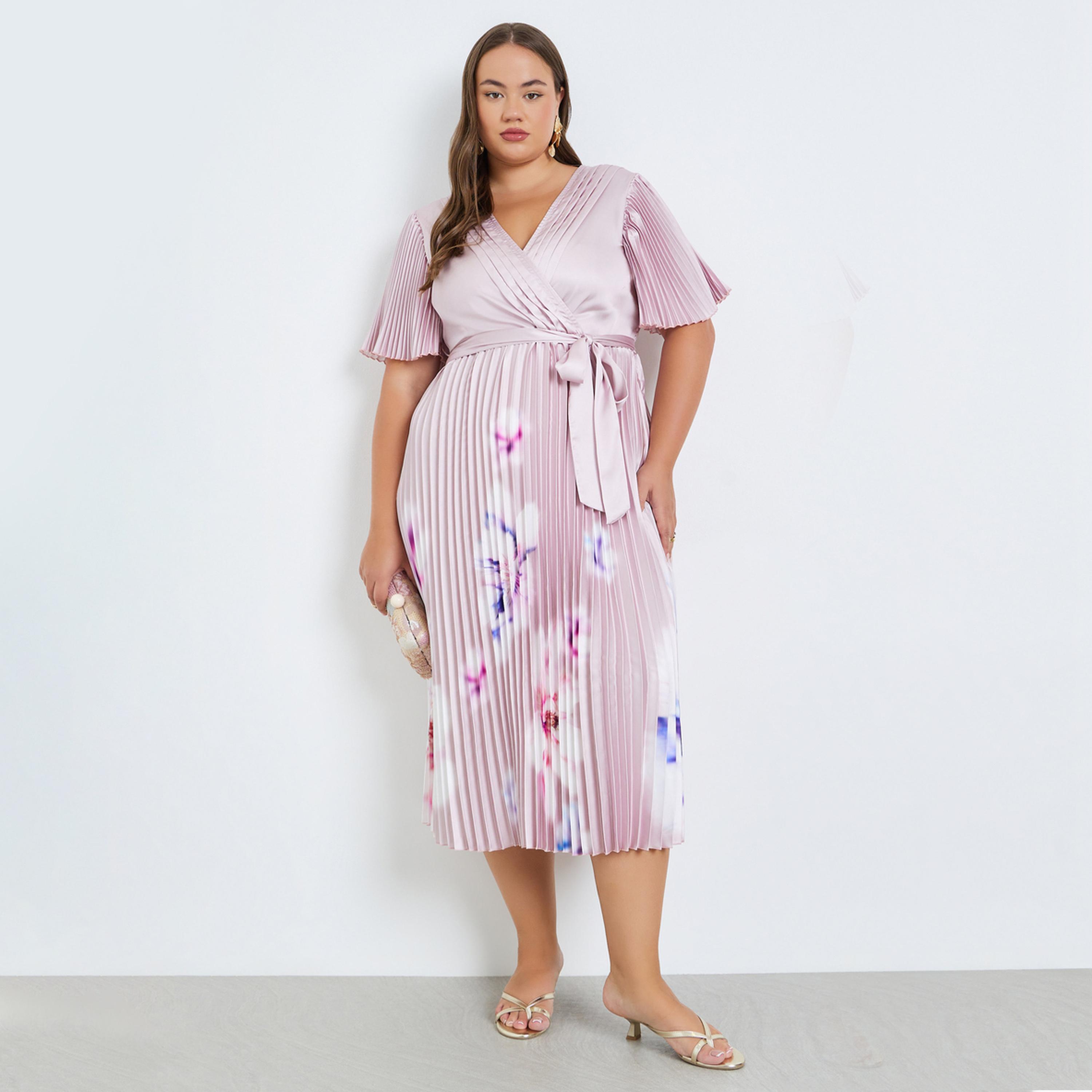 فستان ميدي مقاس كبير بنمط لف وبكسرات وطبعة زهور-women-clothing-dresses-image-1