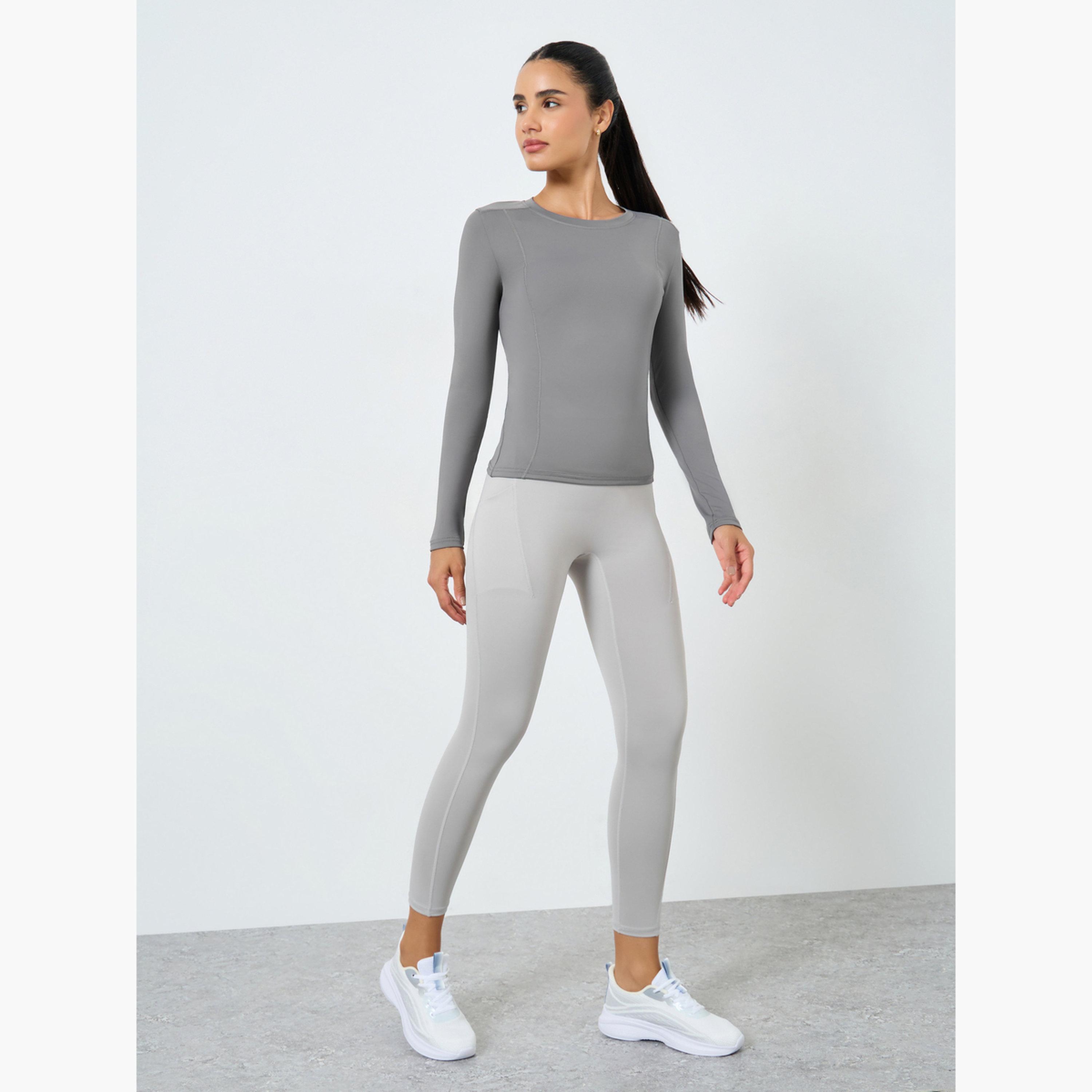 بلوزة بقصة ضيقة بياقة دائرية وأكمام طويلة-women-clothing-tshirts-image-2