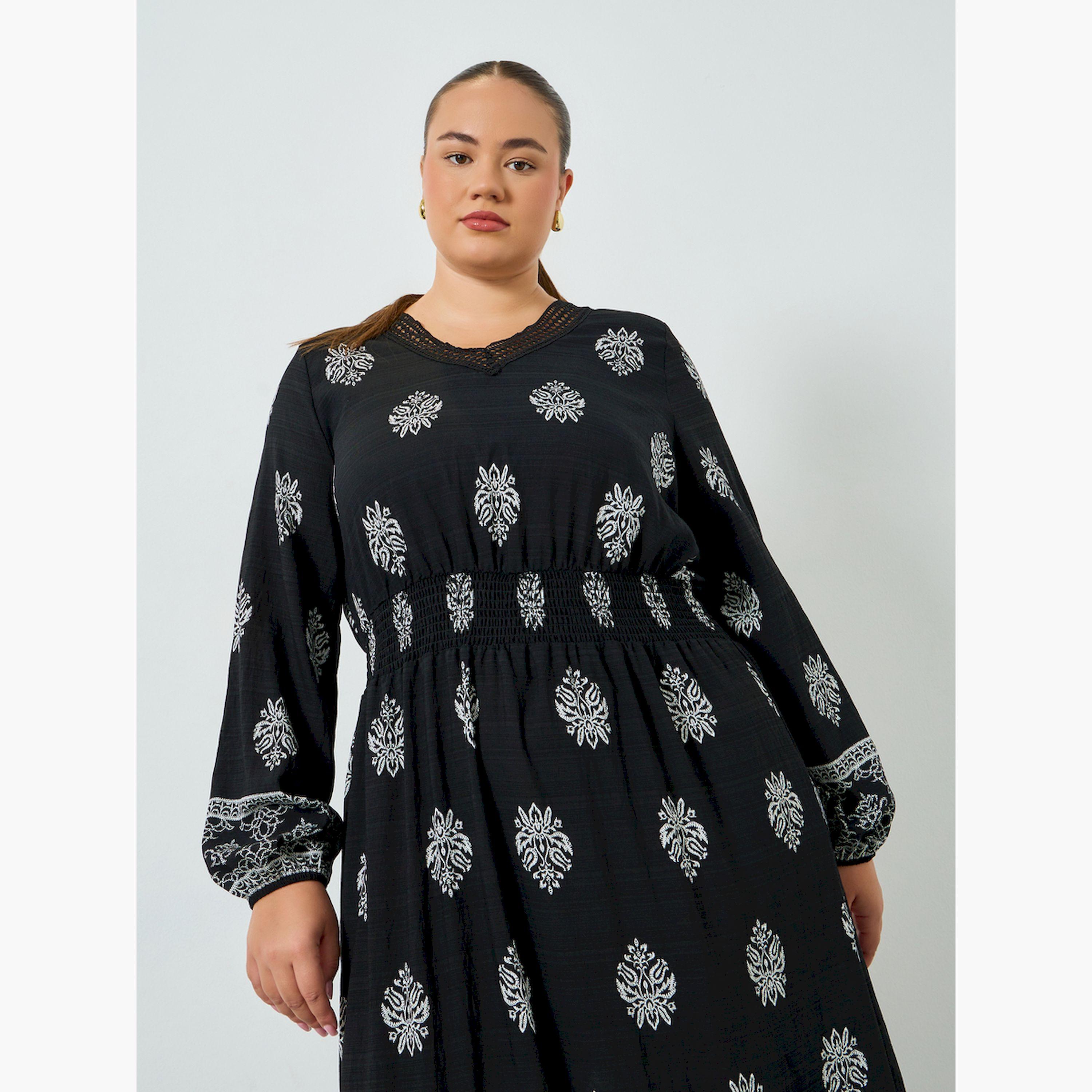 Styli Plus Size Black Printed A-Line Maxi Dress-women-clothing-dresses-image-2