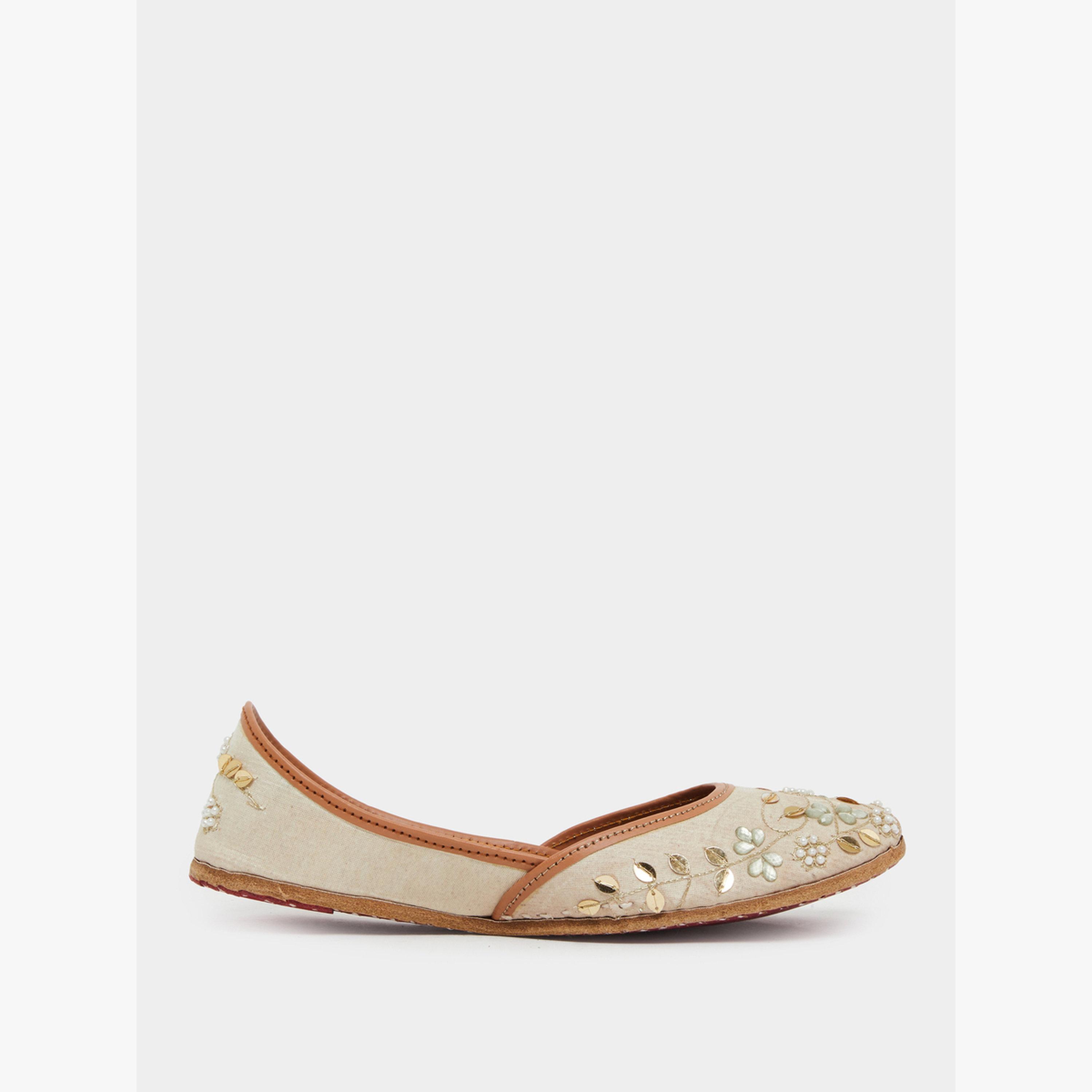حذاء جوتي فلات بتفاصيل مُطرّزة-women-shoes-flats-ballerinas-image-2