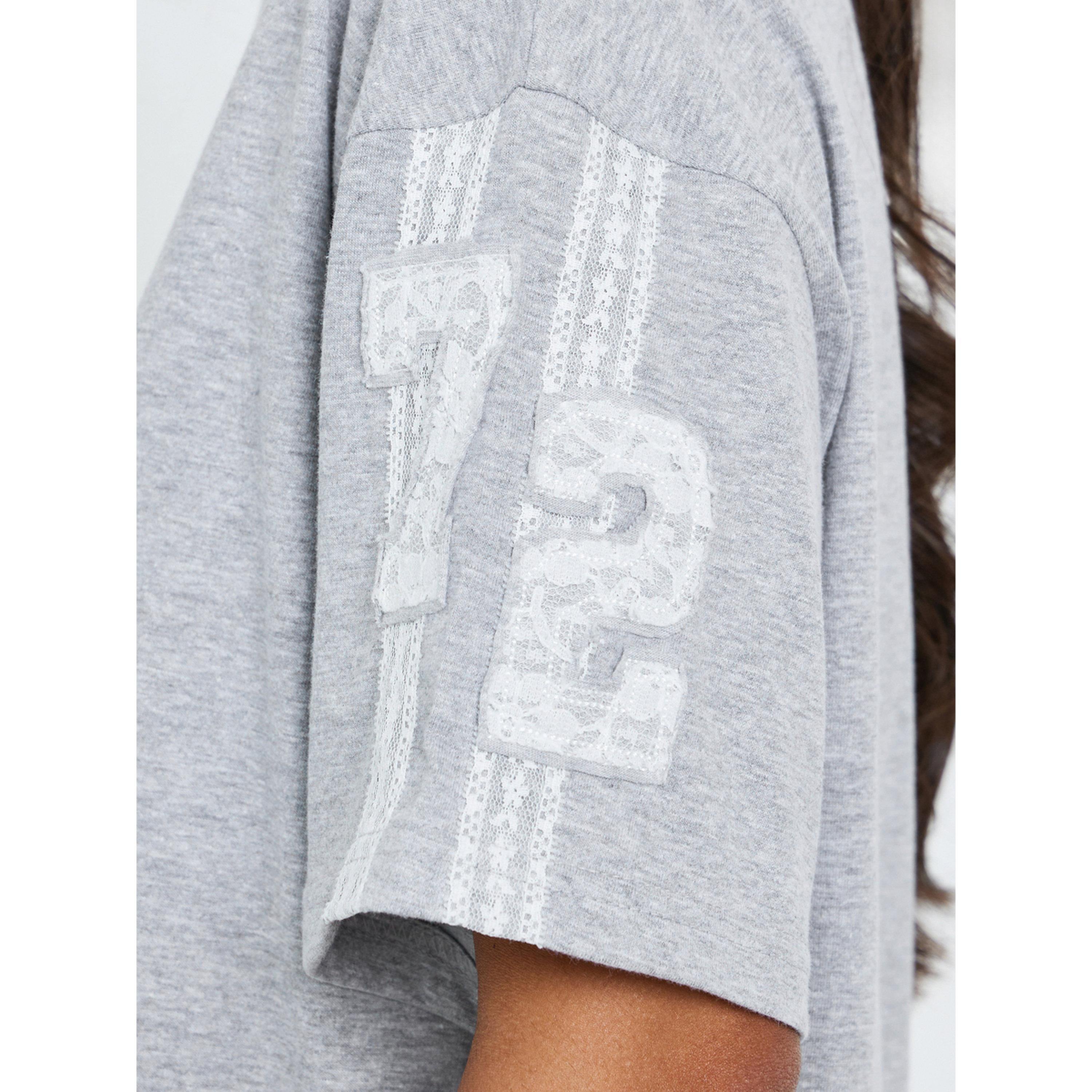 تيشيرت واسع بتفاصيل أرقام من الدانتيل-women-clothing-tshirts-image-5