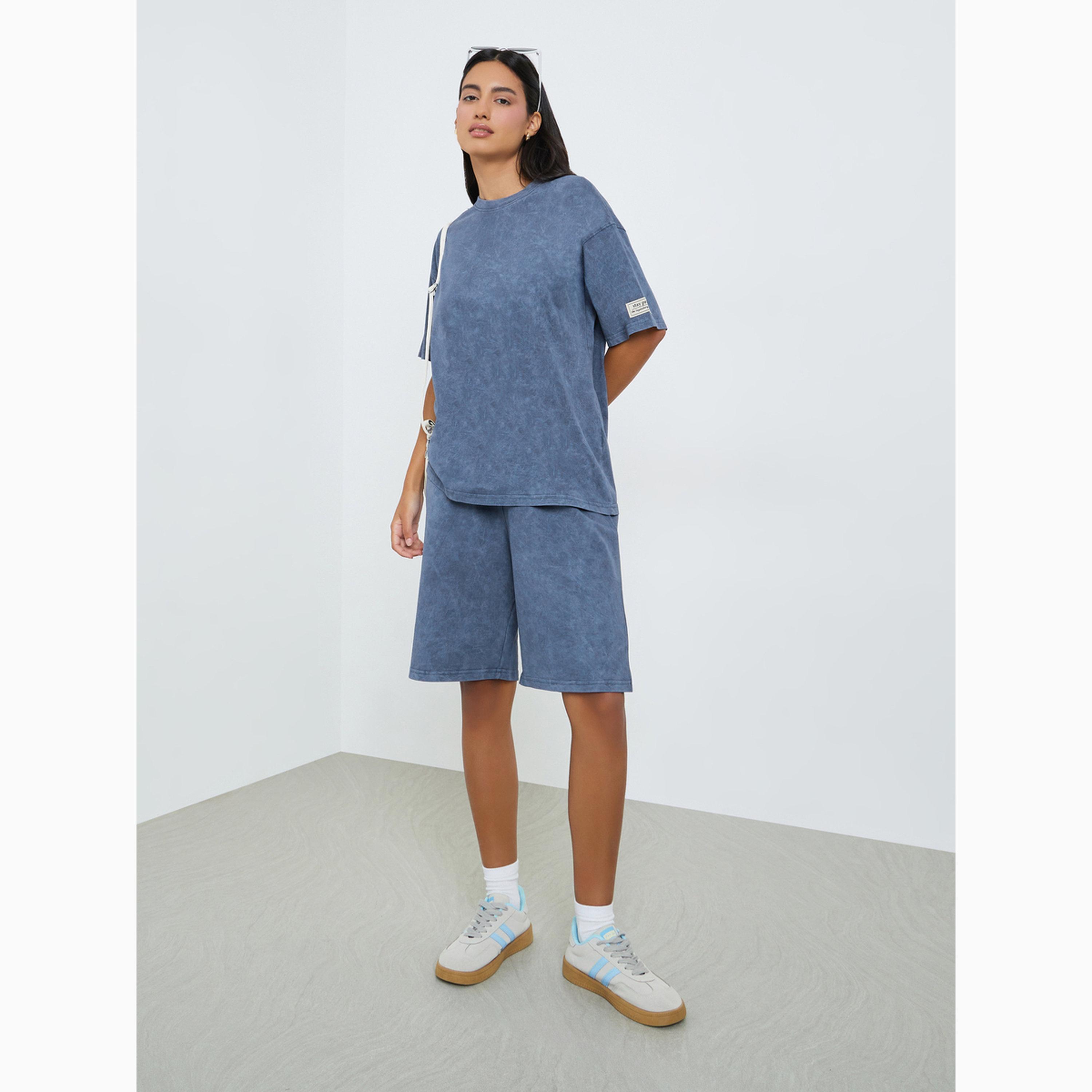 تيشيرت بقصة واسعة بلمسة أسيد واش-women-clothing-tshirts-image-2