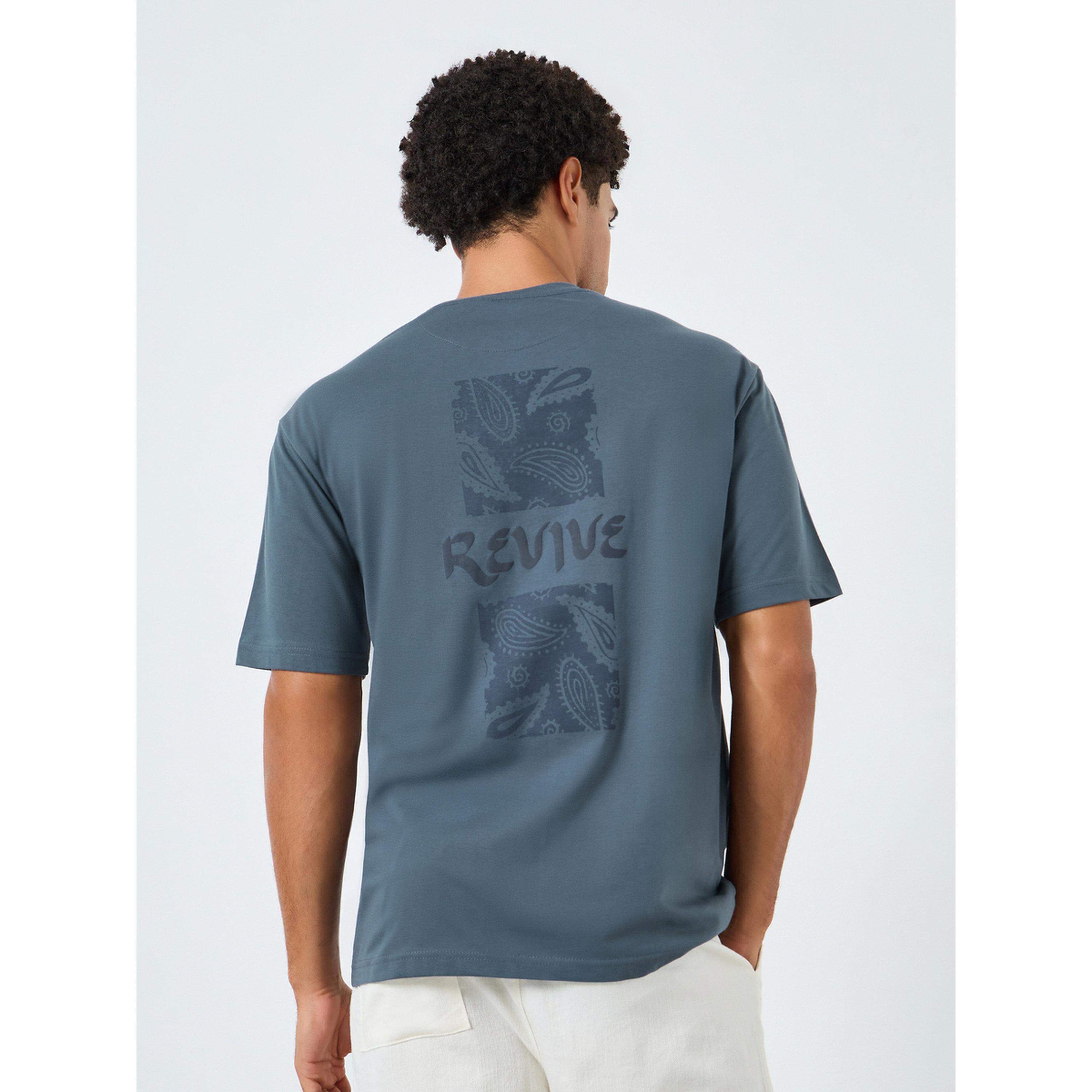 تيشيرت بمقاس كبير بطبعة جرافيك-men-clothing-tshirtsandpolos-tshirts-image-3