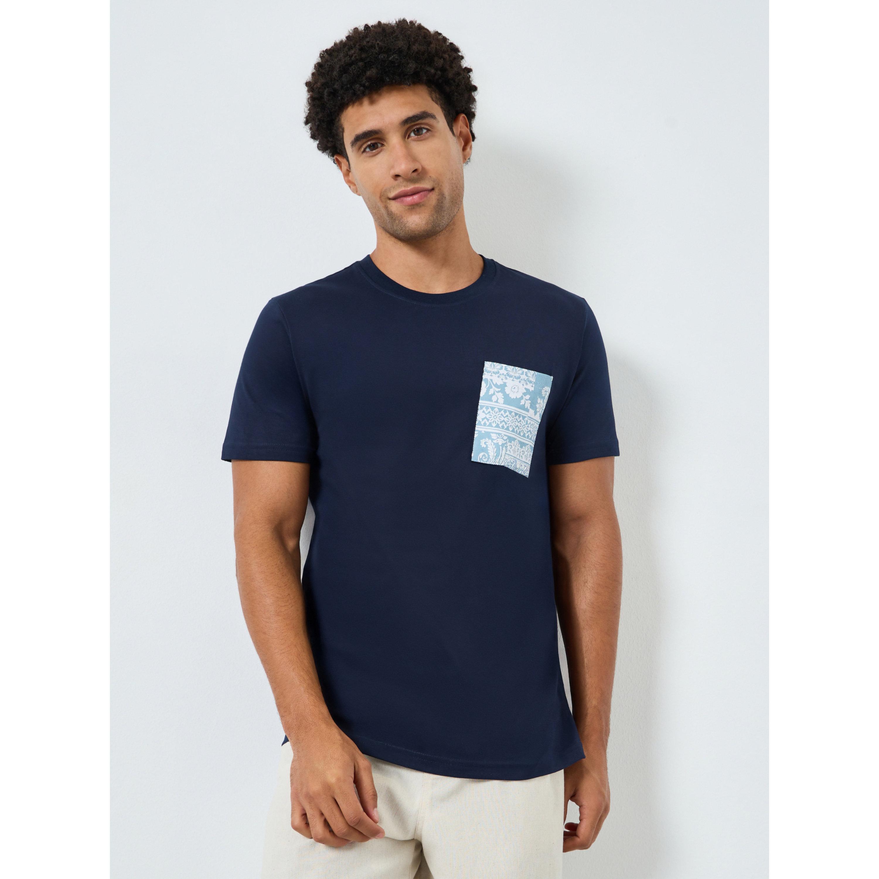 تيشيرت قصة عادية بطبعة بيزلي على الجيب-men-clothing-tshirtsandpolos-tshirts-image-1