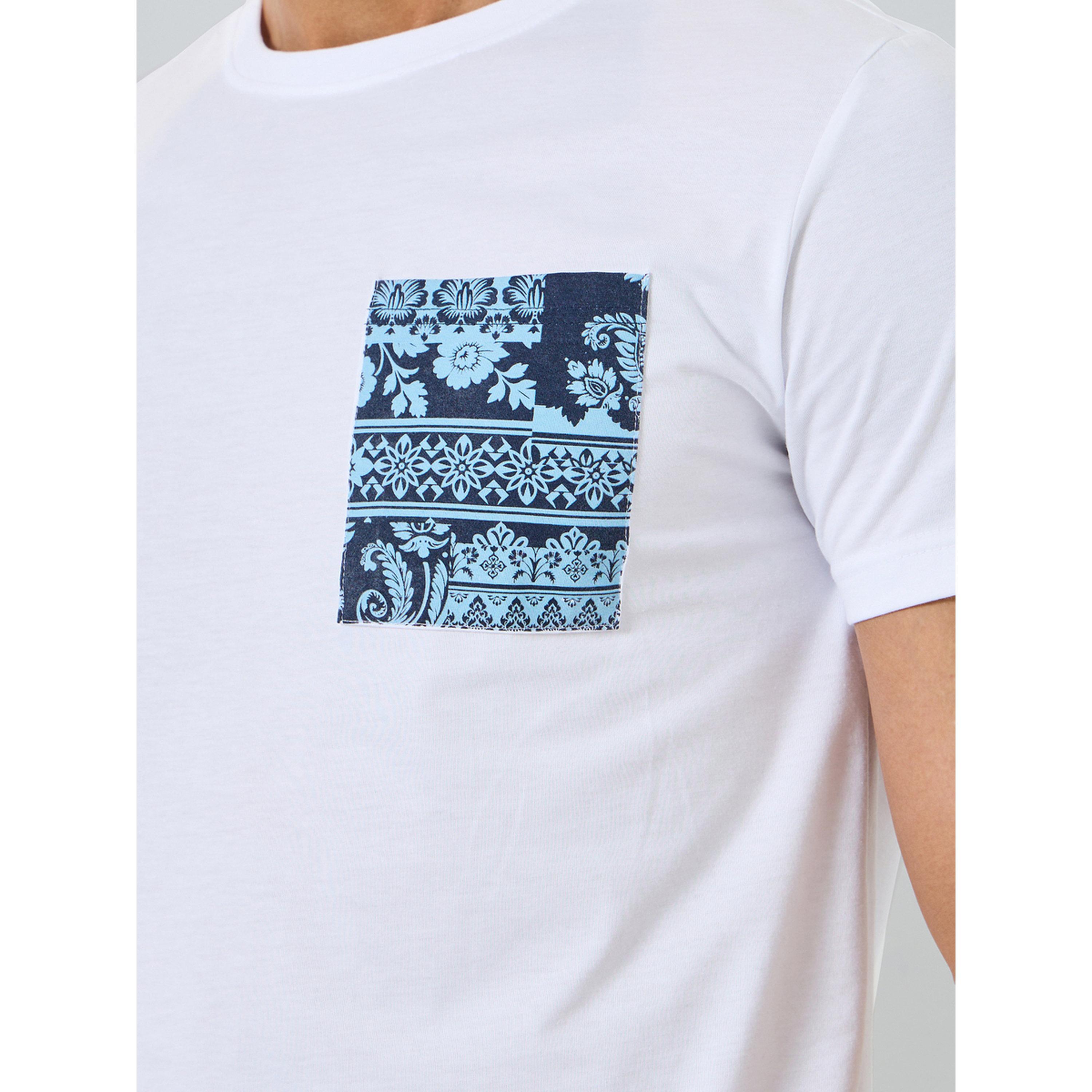 تيشيرت بقصة عادية وطبعة بيزلي على الجيب-men-clothing-tshirtsandpolos-tshirts-image-4