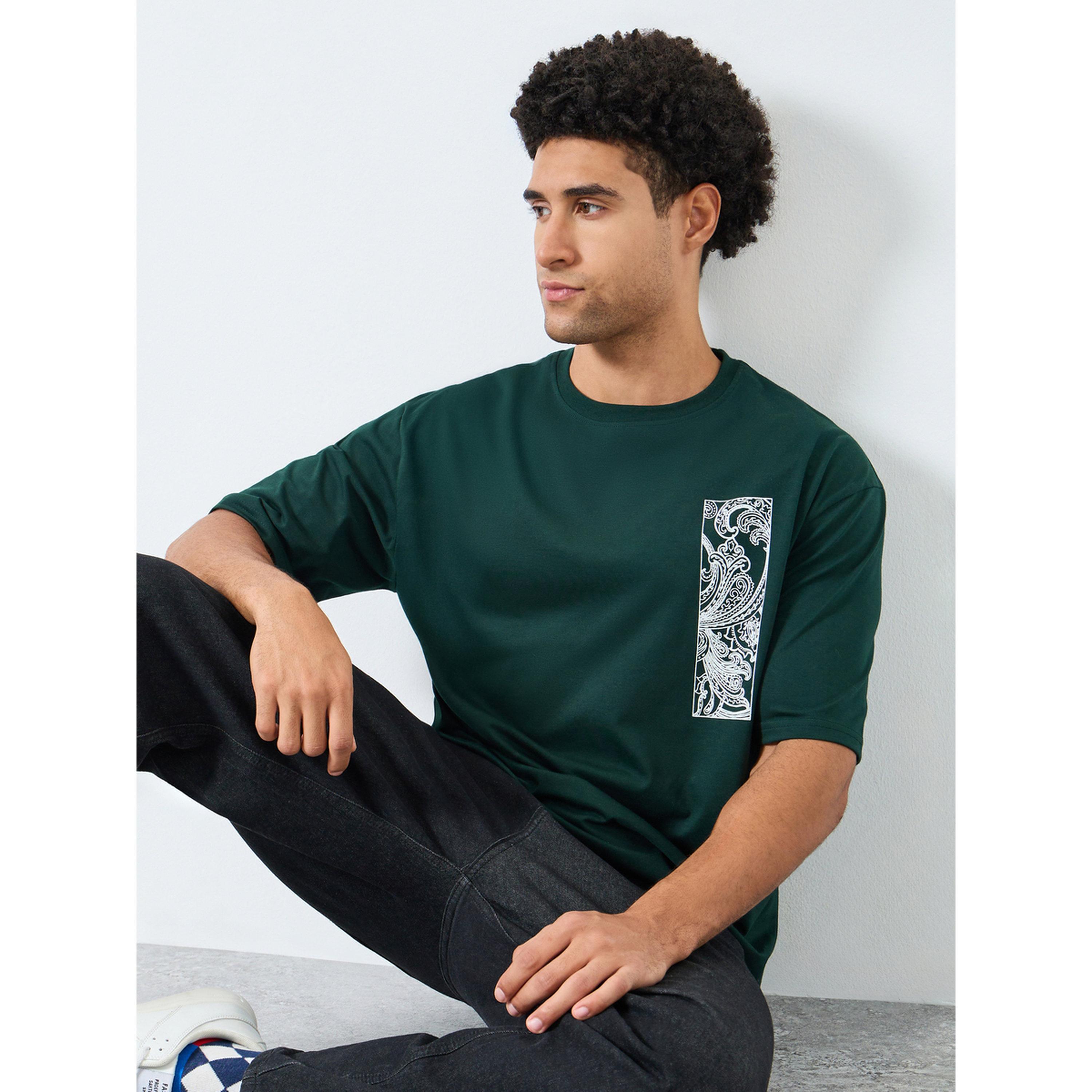 تيشيرت بمقاس كبير بطبعة جرافيك-men-clothing-tshirtsandpolos-tshirts-image-3
