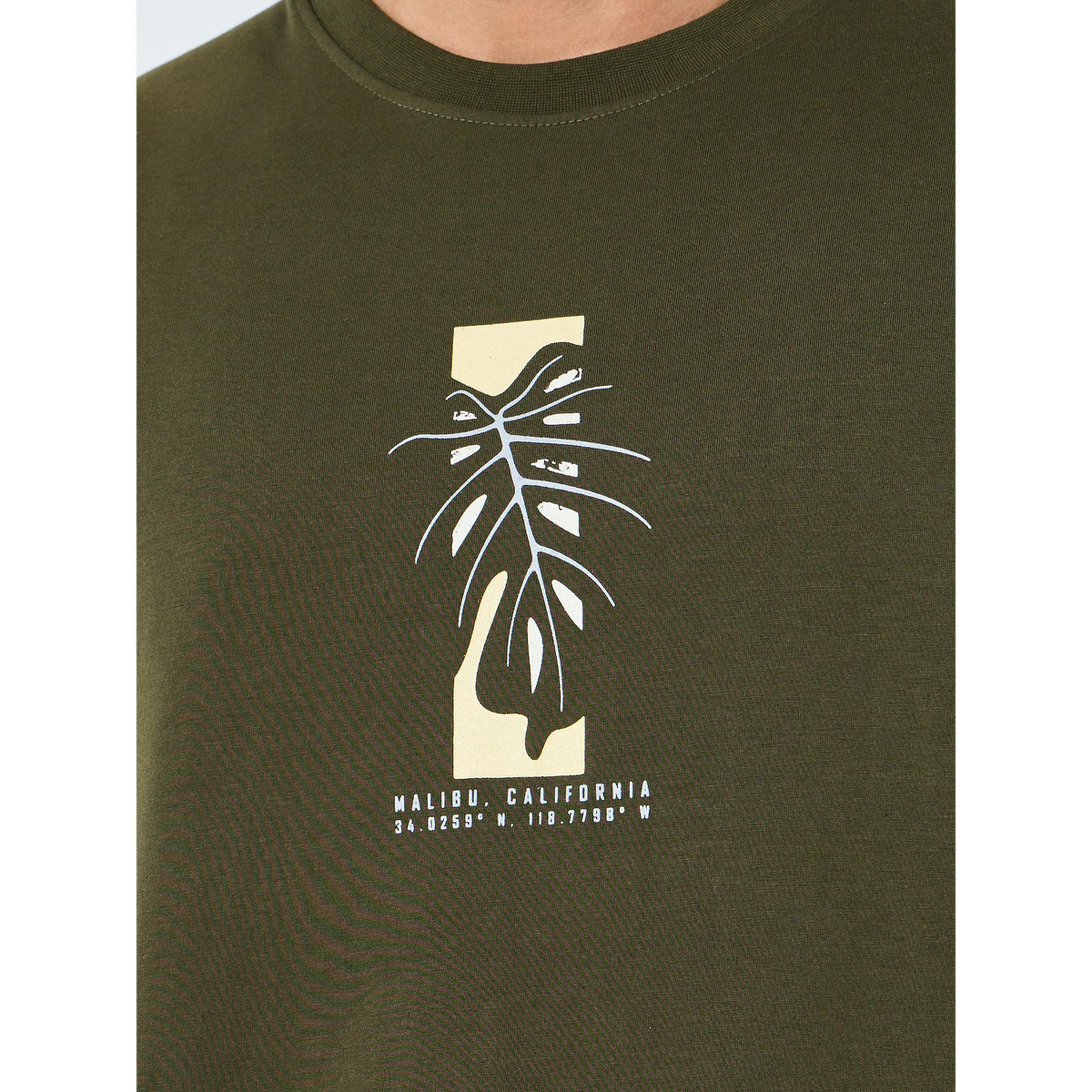 تيشيرت بمقاس كبير بطبعة جرافيك-men-clothing-tshirtsandpolos-tshirts-image-5