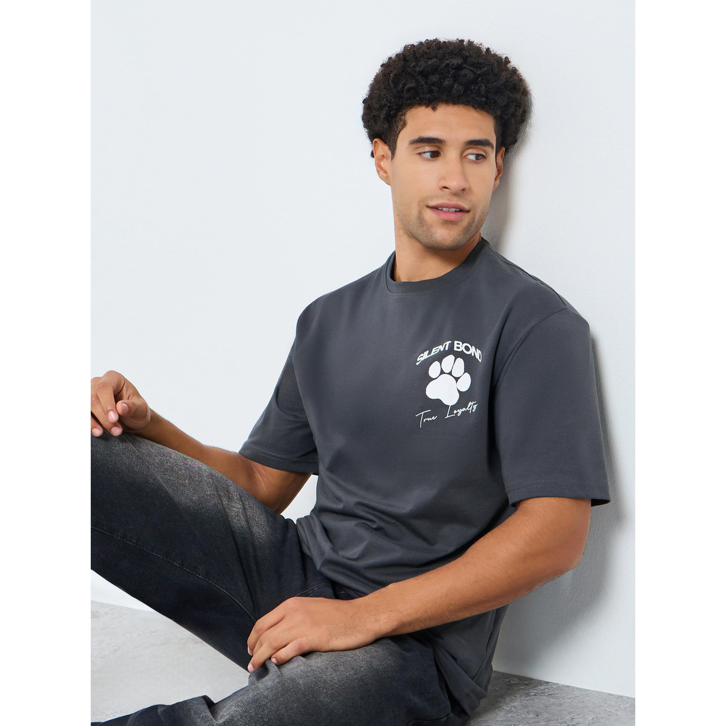تيشيرت بمقاس كبير بطبعة جرافيك-men-clothing-tshirtsandpolos-tshirts-image-3