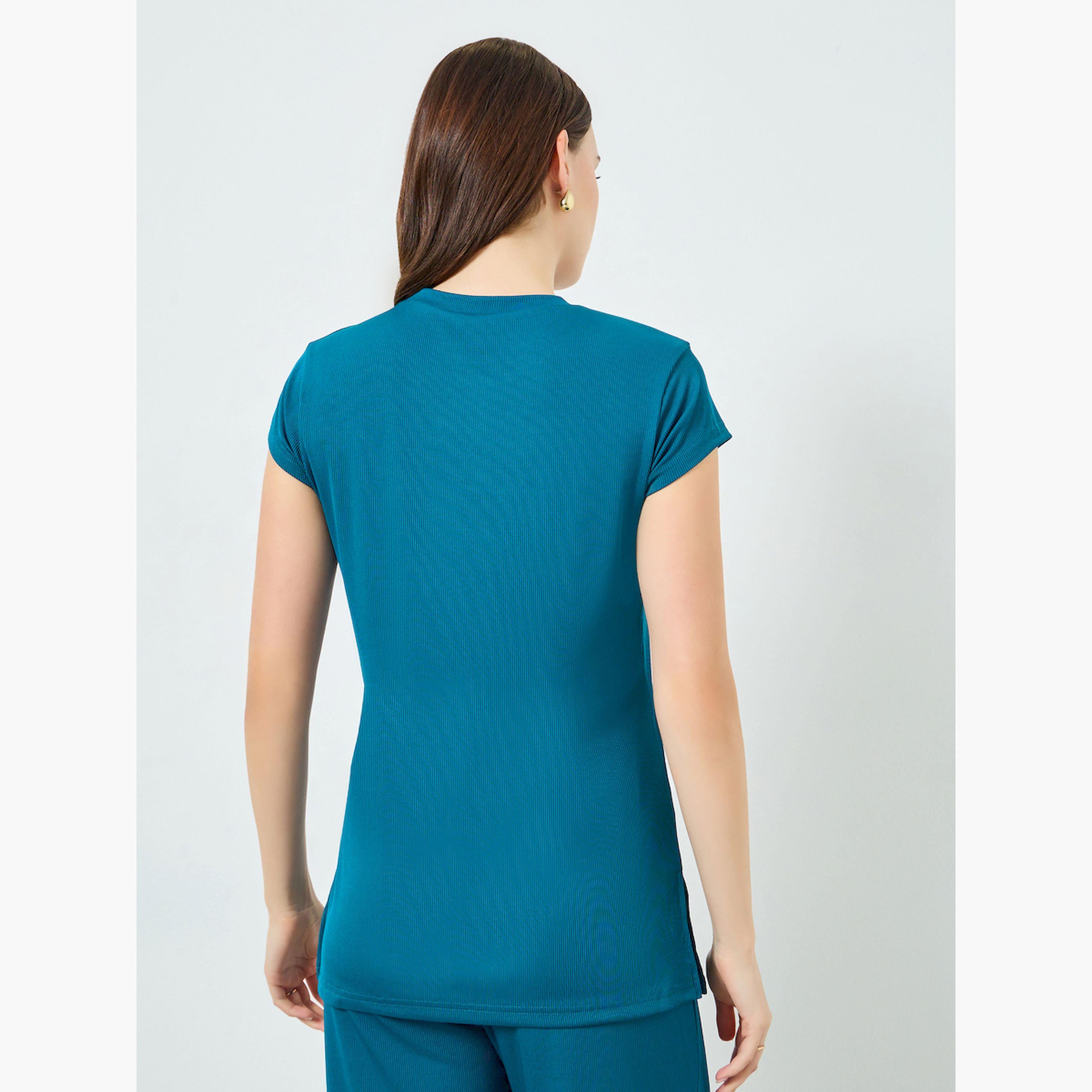تيشيرت واسع بتفاصيل مُضلعة وأكمام قصيرة-women-clothing-tshirts-image-3