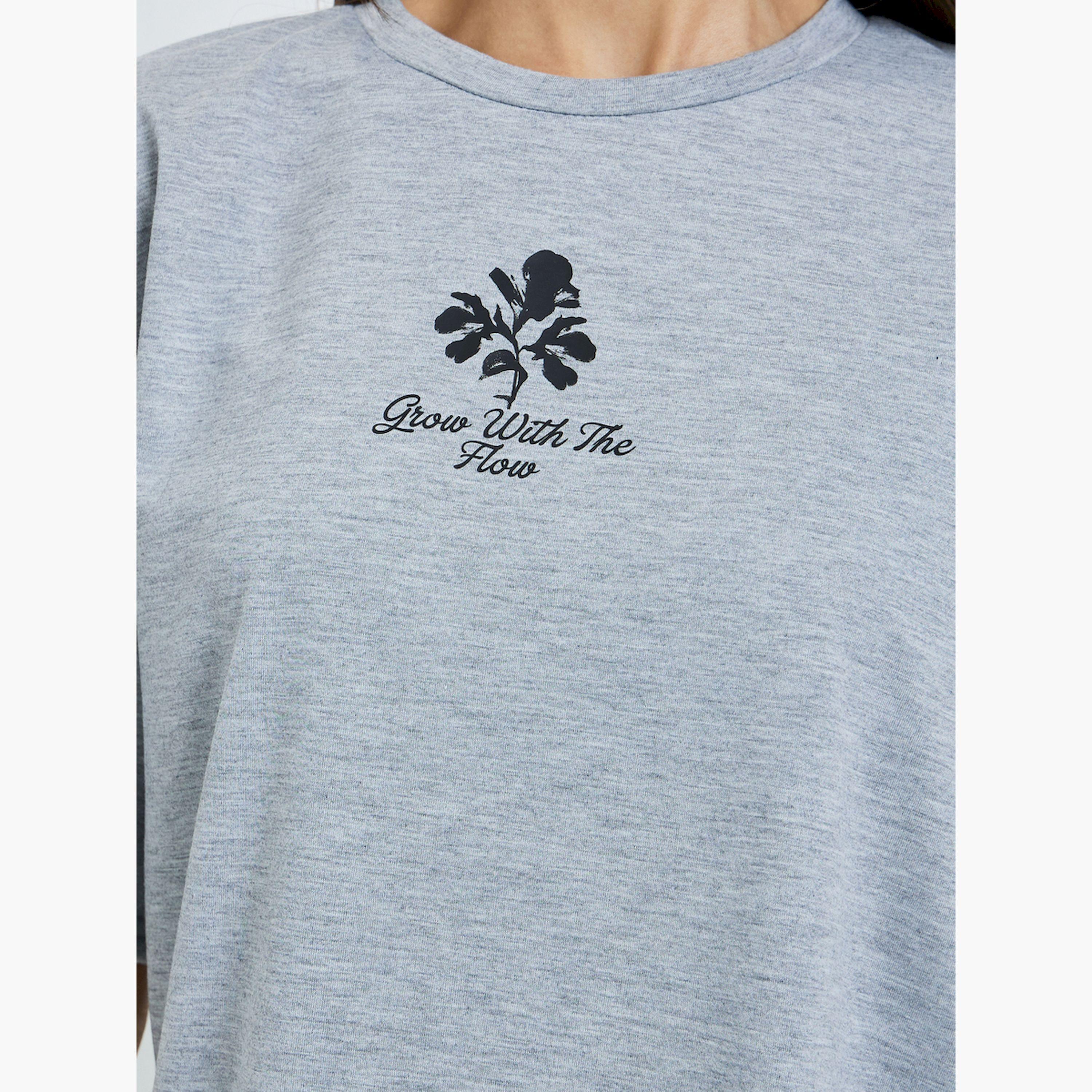 تيشيرت واسع بطبعة جرافيك-women-clothing-tshirts-image-5
