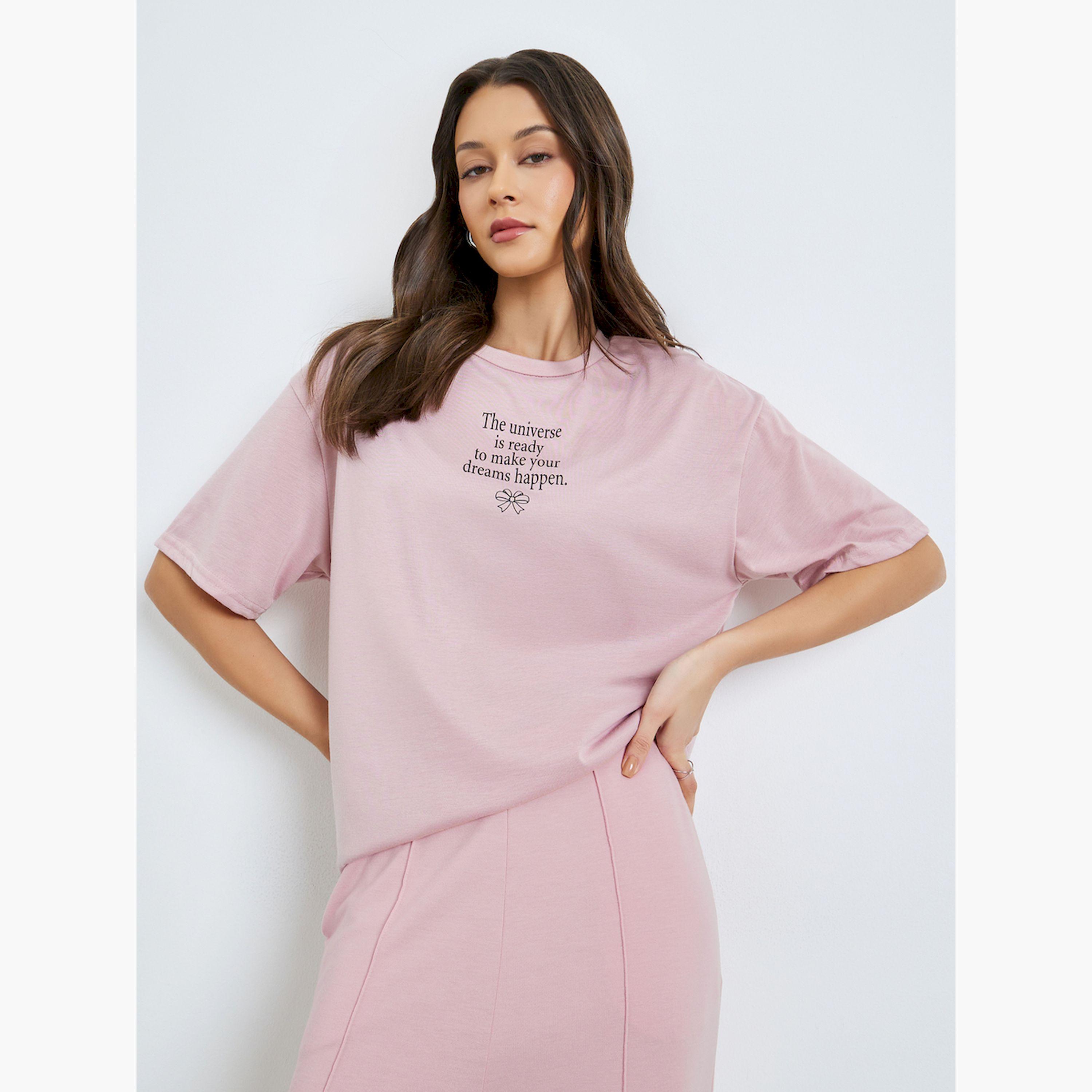 تيشيرت واسع بطبعة شعار-women-clothing-tshirts-image-3