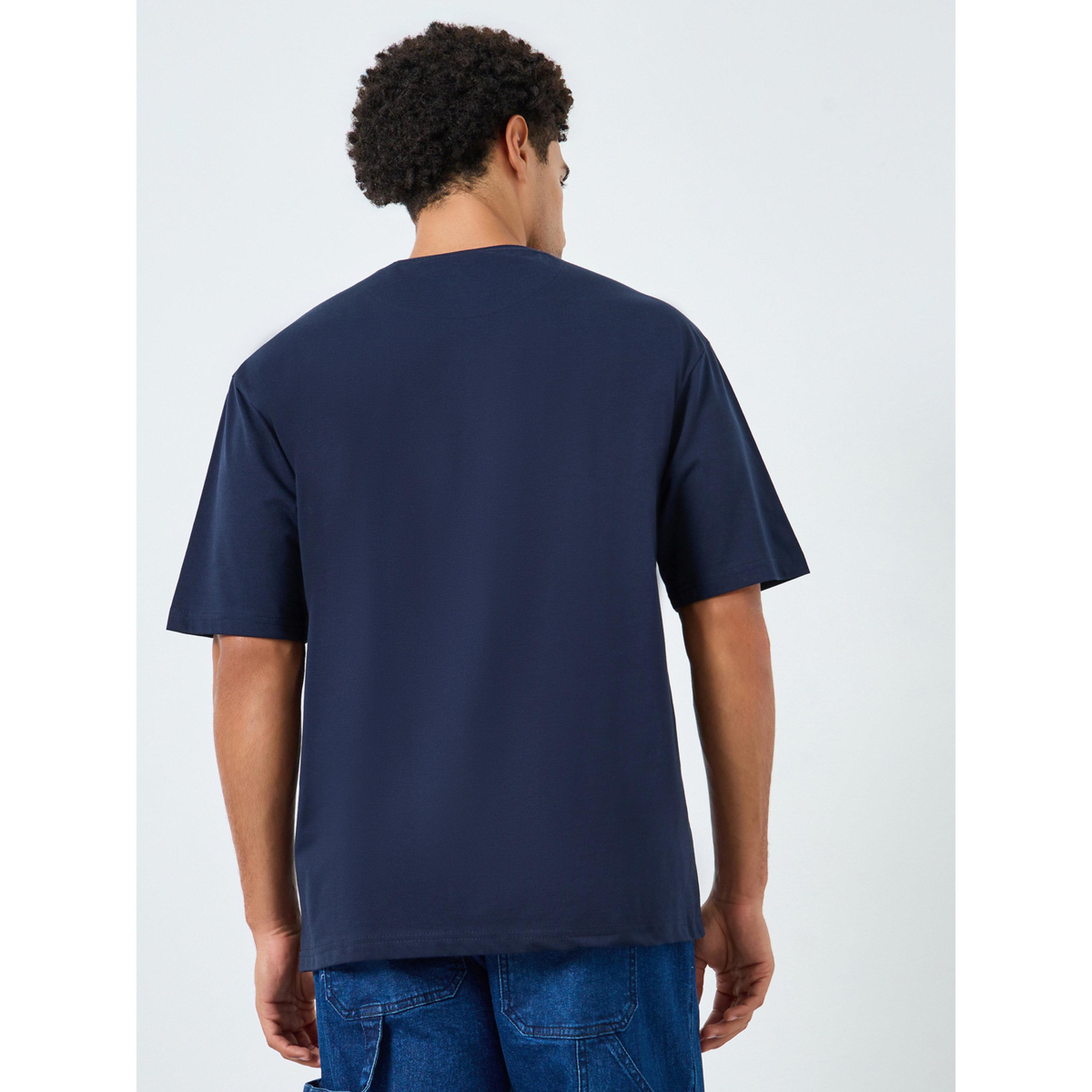 تيشيرت بمقاس كبير بطبعة جرافيك-men-clothing-tshirtsandpolos-tshirts-image-4