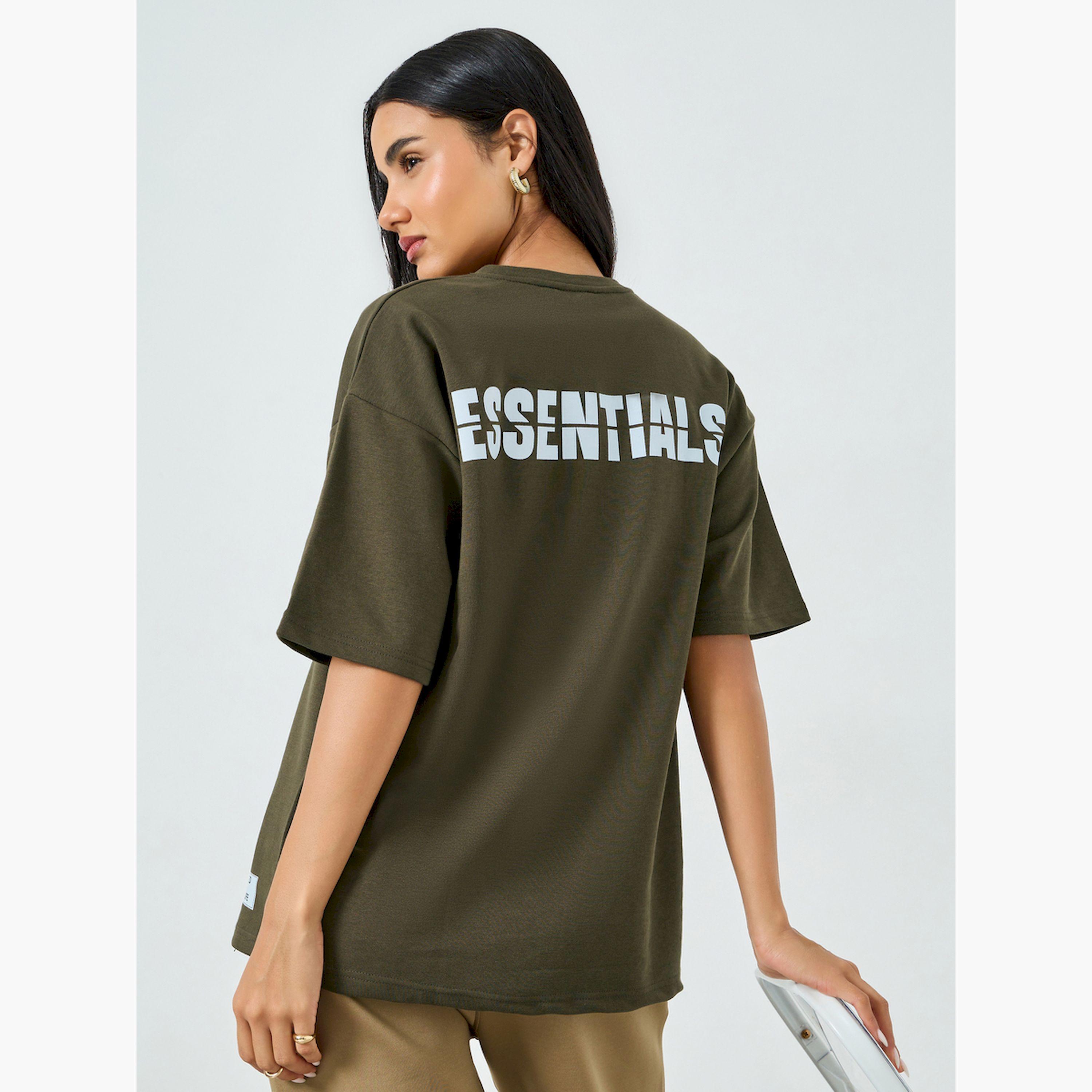 تيشيرت بطبعة أساسيات وقصة واسعة-women-clothing-tshirts-image-3