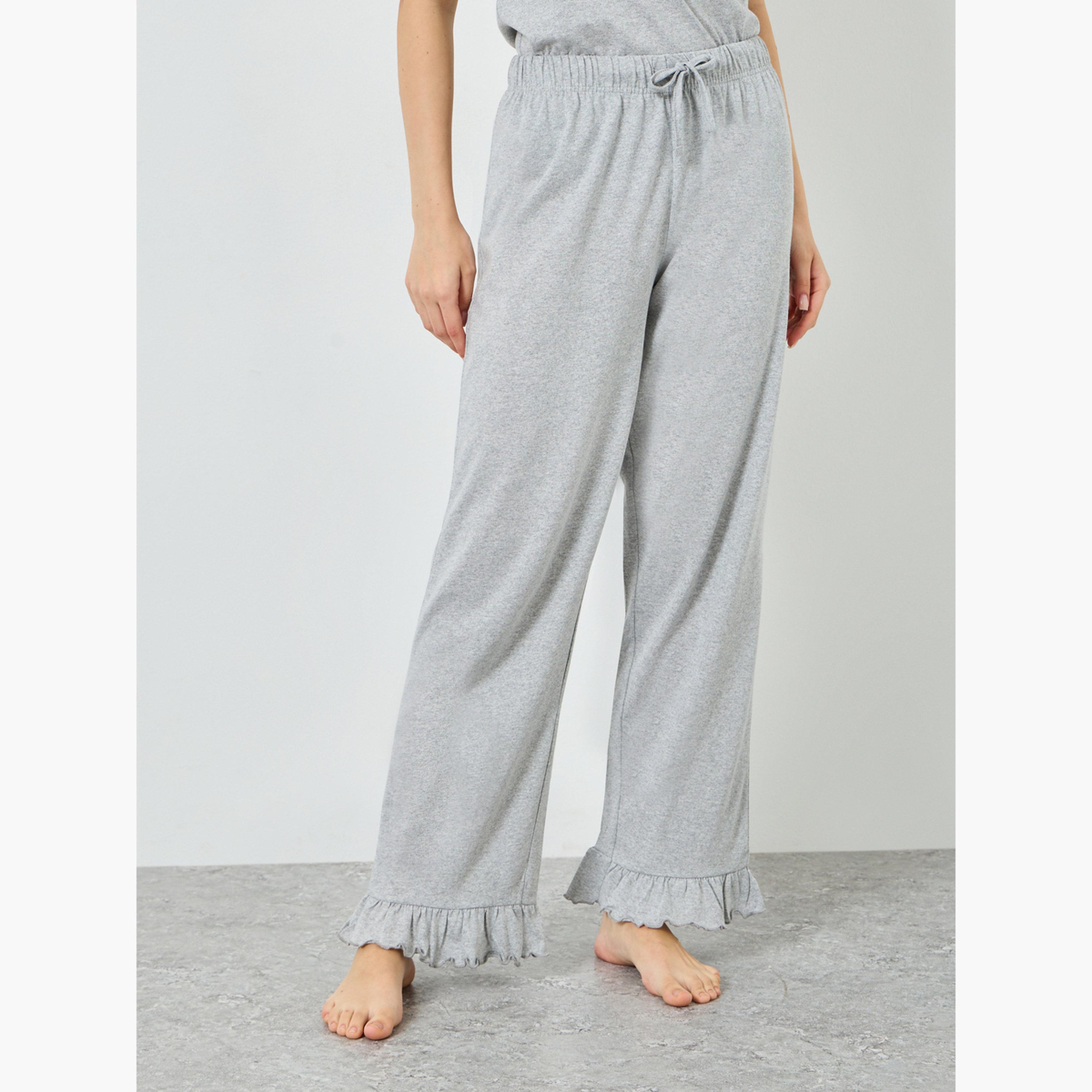 طقم بيجاما من فيست بطبعة تيدي وبنطال بحافة مكشكشة-women-clothing-nightwear-pyjamas-longsets-image-6