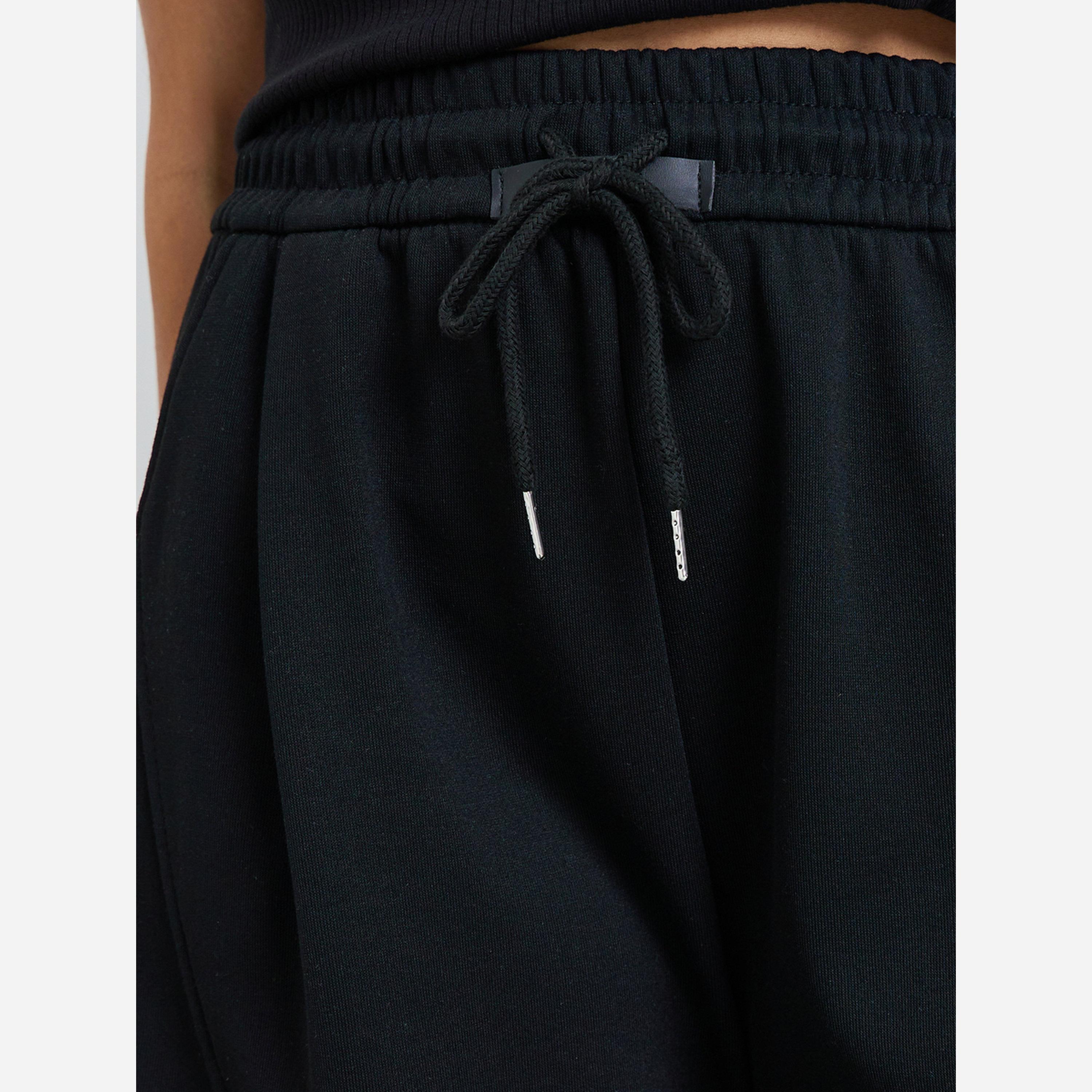 ستايلي - بنطال رياضي نسائي لون أسود بخصر عالٍ وقصة مريحة-women-clothing-bottoms-joggers-image-3