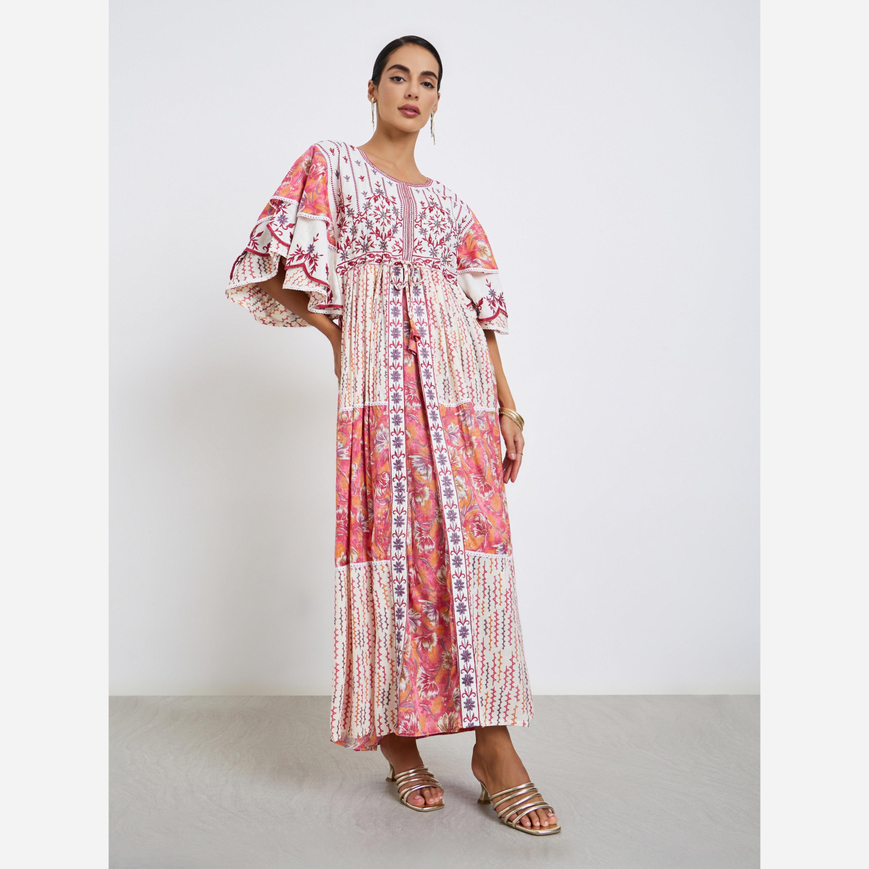 ماكسيم كرييشن - جلابية مطرزة تصميم A مع رباط-women-arabicclothing-jalabiyas-image-1