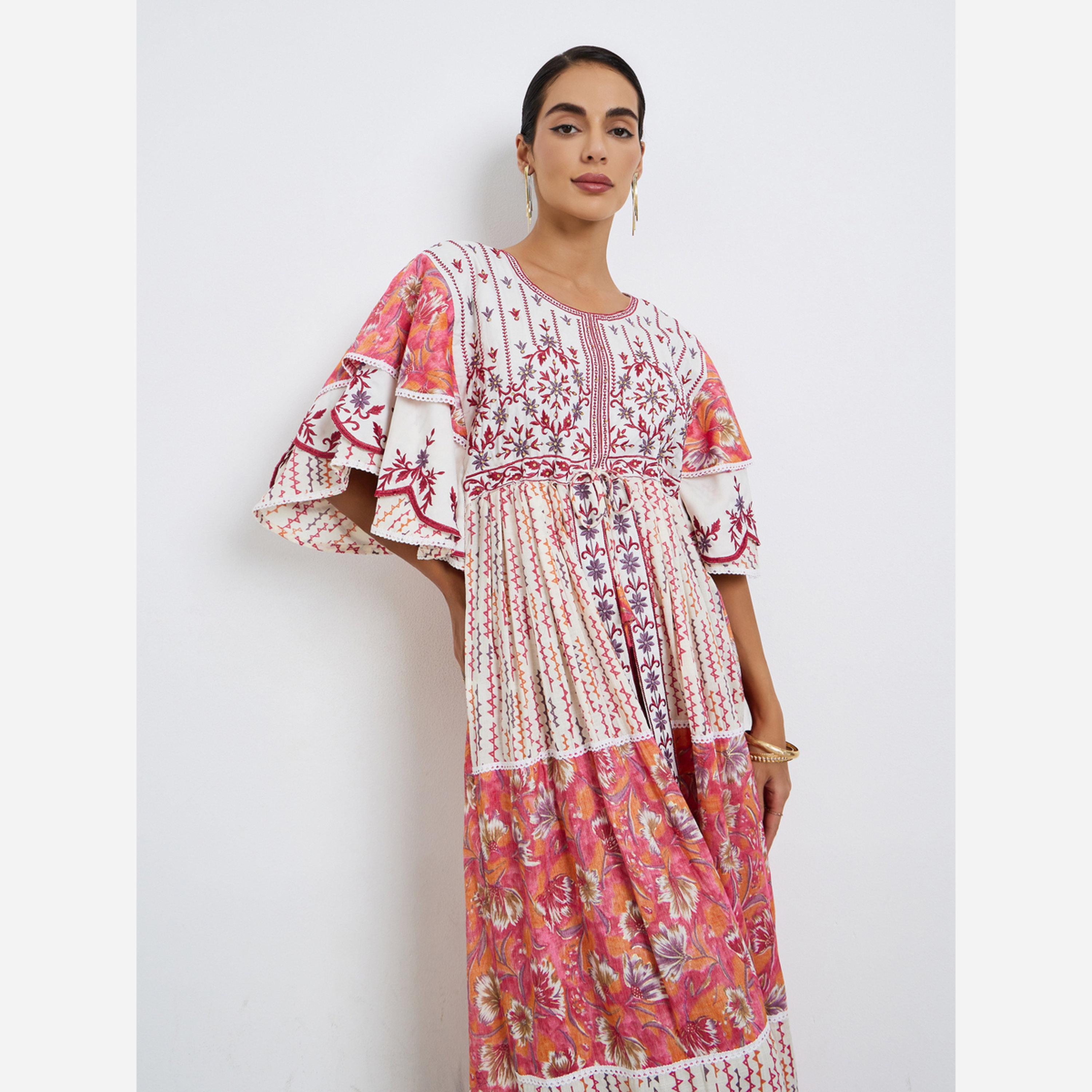 ماكسيم كرييشن - جلابية مطرزة تصميم A مع رباط-women-arabicclothing-jalabiyas-image-3