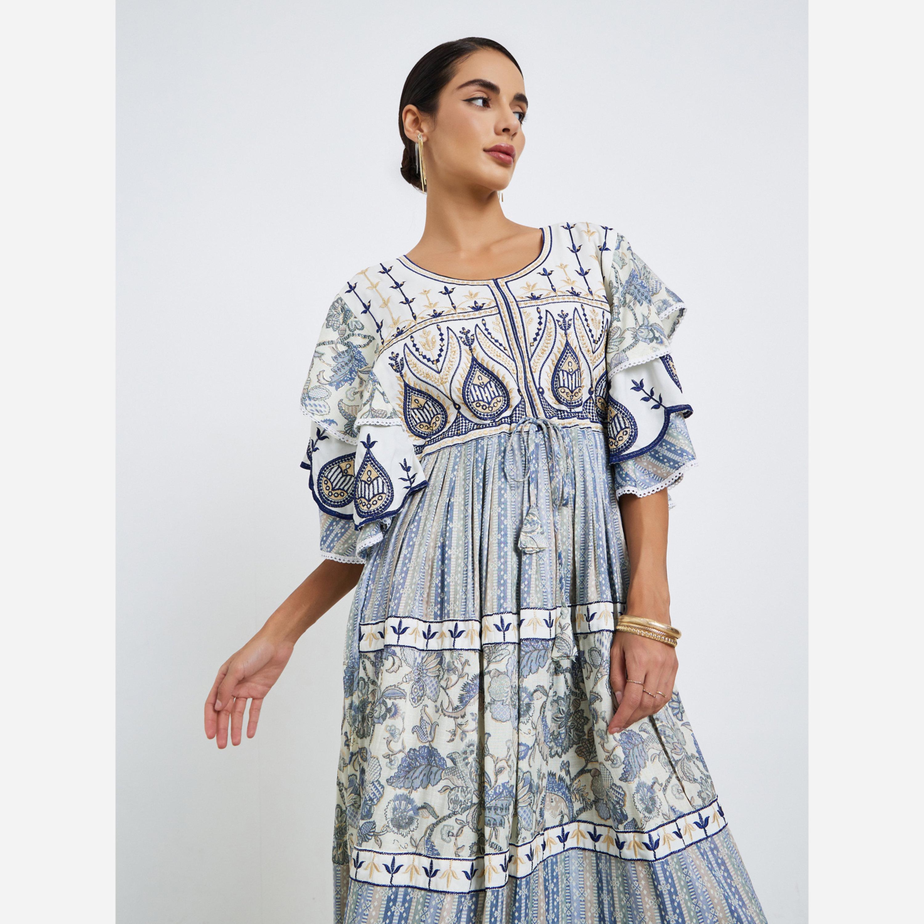 ماكسيم كرييشن - جلابية مطرزة تصميم A مع رباط-women-arabicclothing-jalabiyas-image-2