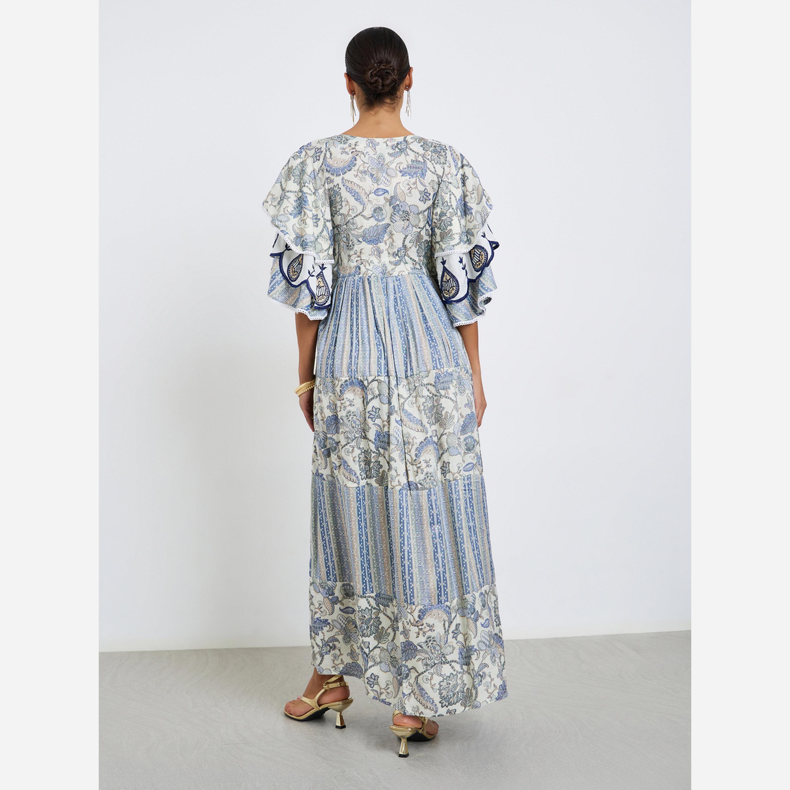 ماكسيم كرييشن - جلابية مطرزة تصميم A مع رباط-women-arabicclothing-jalabiyas-image-5