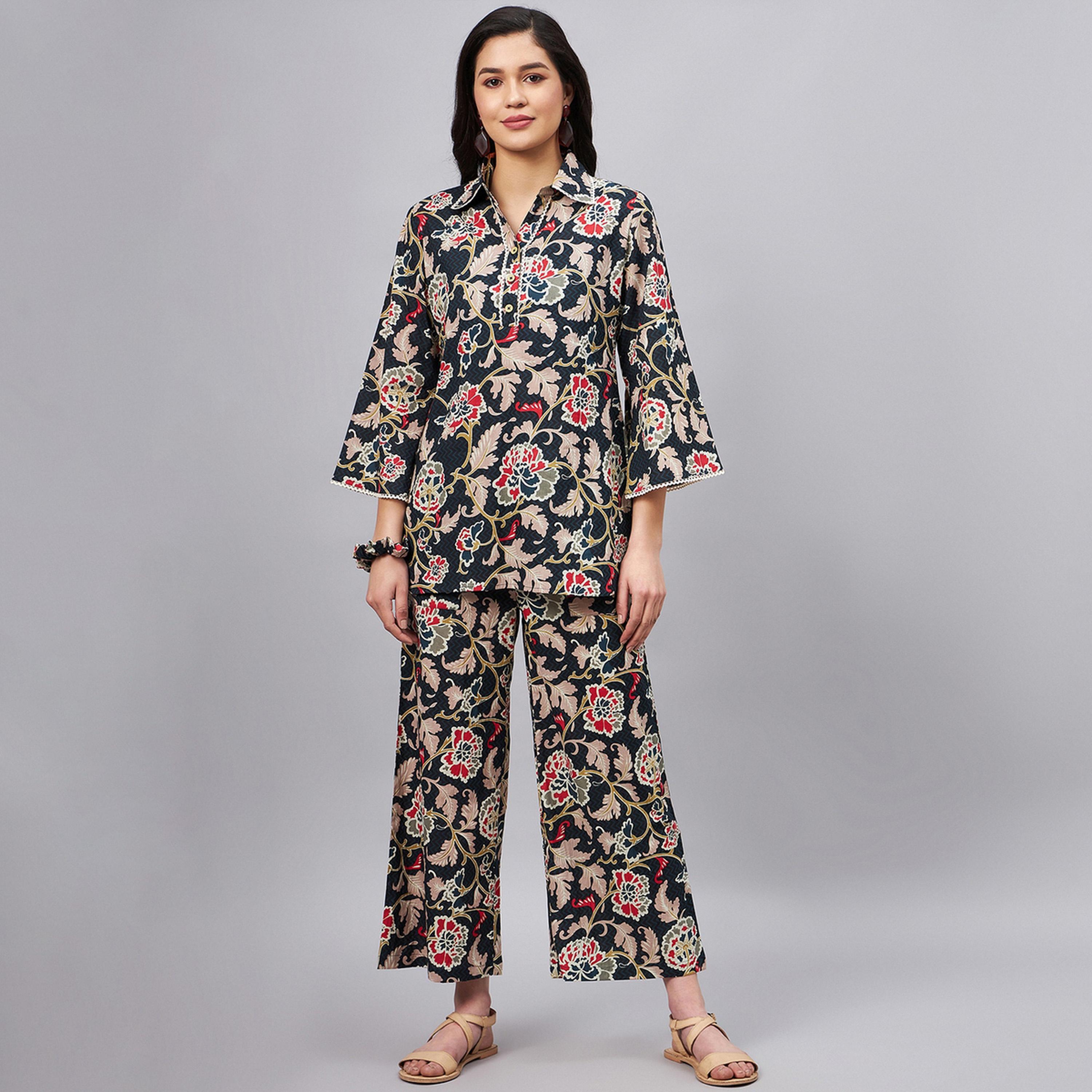 طقم منسق من بلوزة طويلة وبنطال مع ربطة سكرانشي-women-clothing-coordsets-image-1