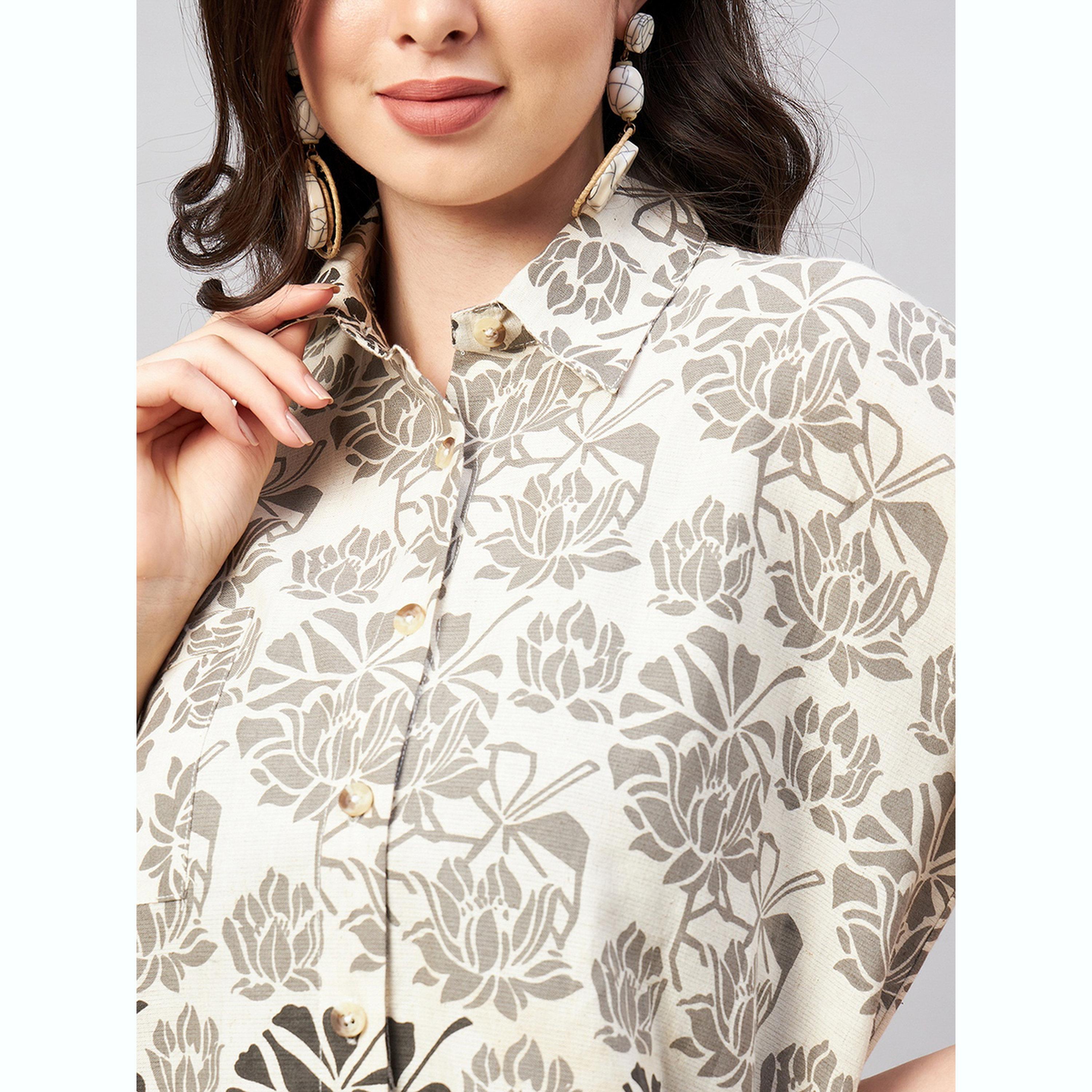 طقم قميص بقصة واسعة وشورت بطبعة زهور-women-clothing-coordsets-image-6