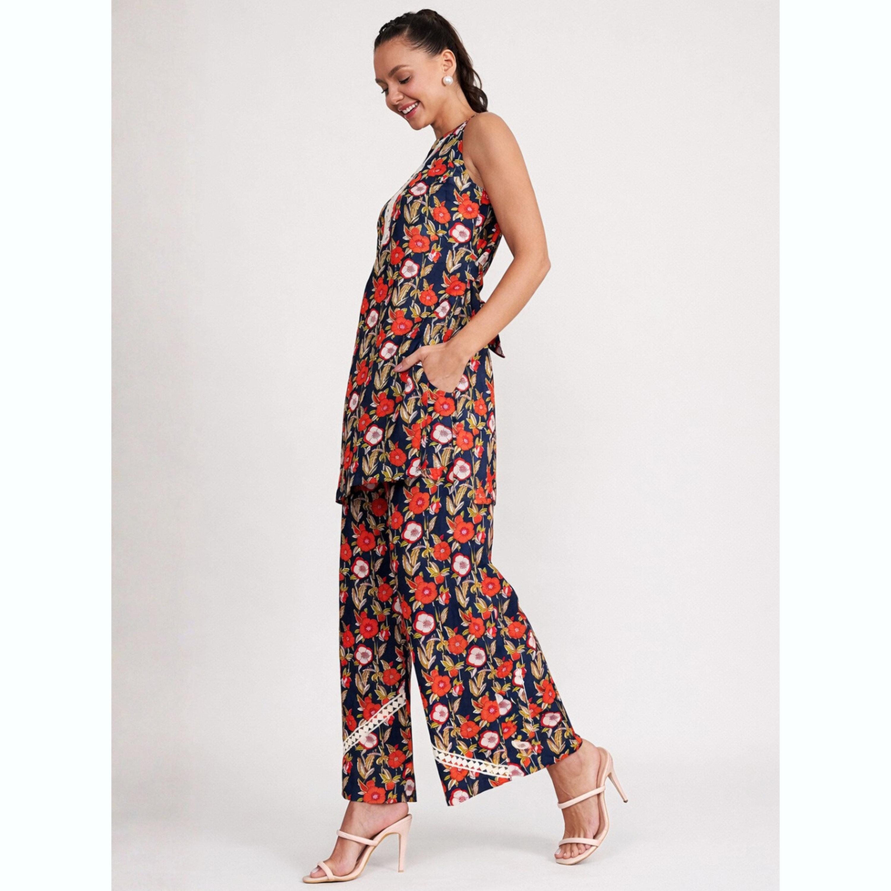 طقم منسق بلوزة بياقة هولتر وبنطال بطبعة أزهار-women-clothing-coordsets-image-2