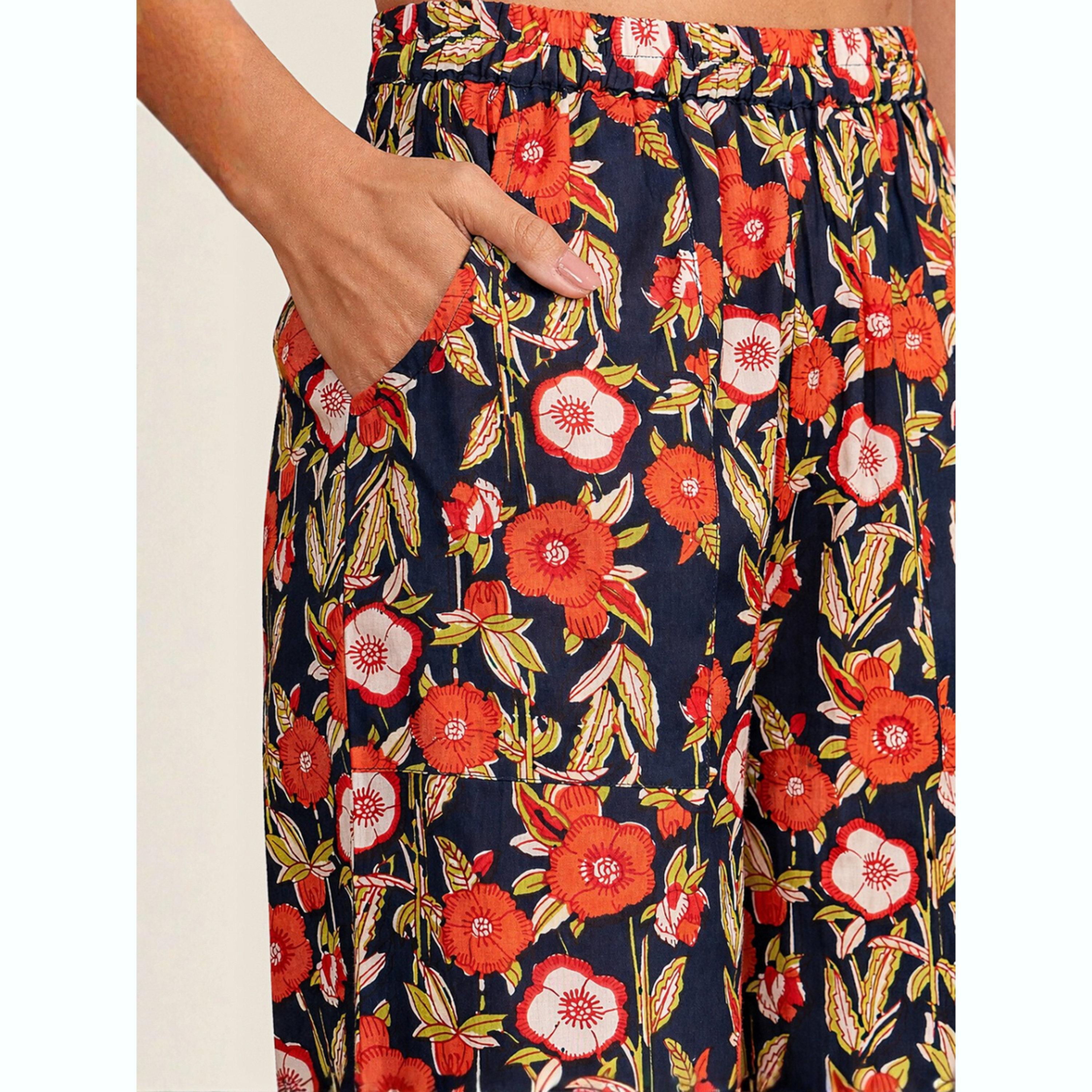 طقم منسق بلوزة بياقة هولتر وبنطال بطبعة أزهار-women-clothing-coordsets-image-5