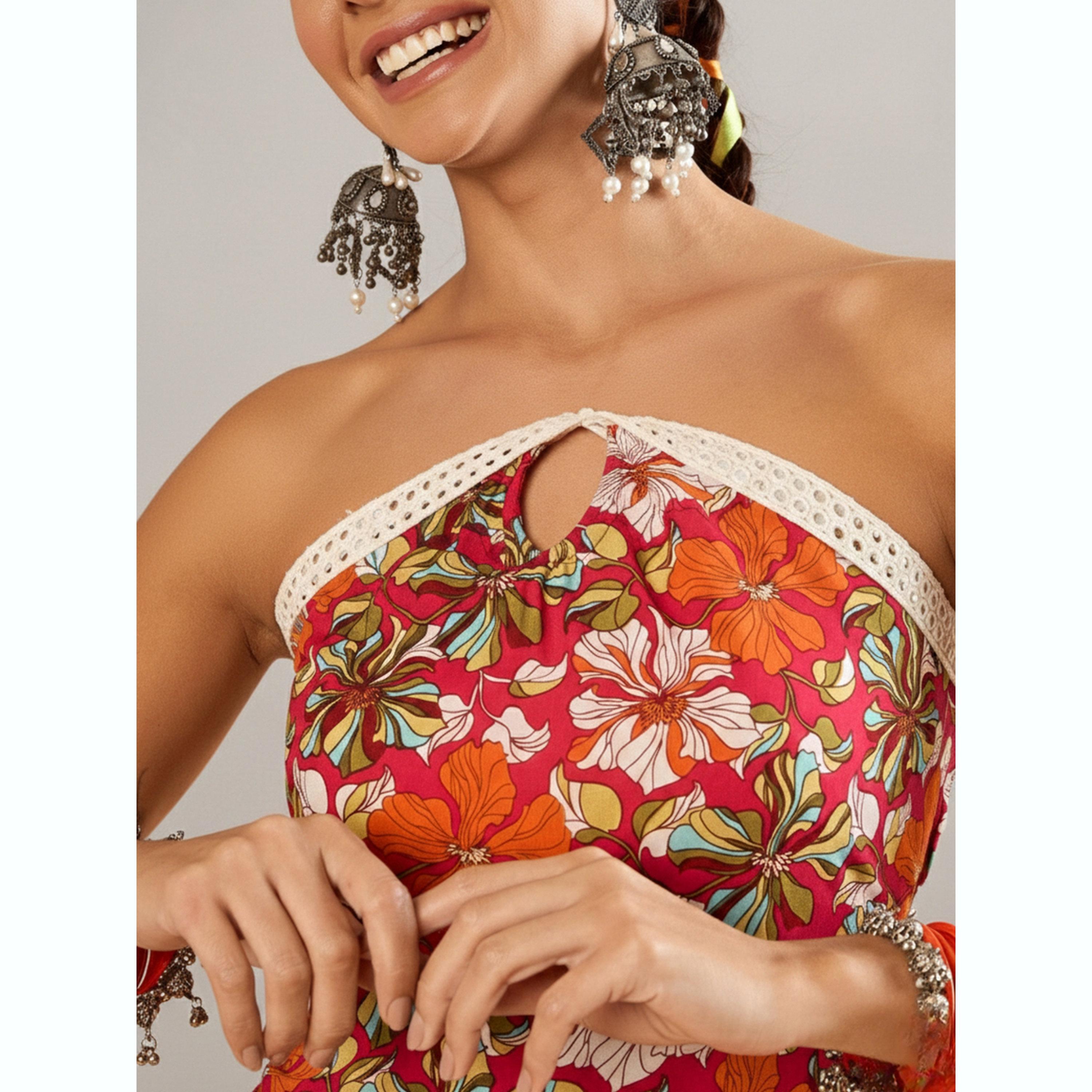 طقم من بلوزة بياقة هولتر بنقشة زهور وبنطال-women-clothing-coordsets-image-6