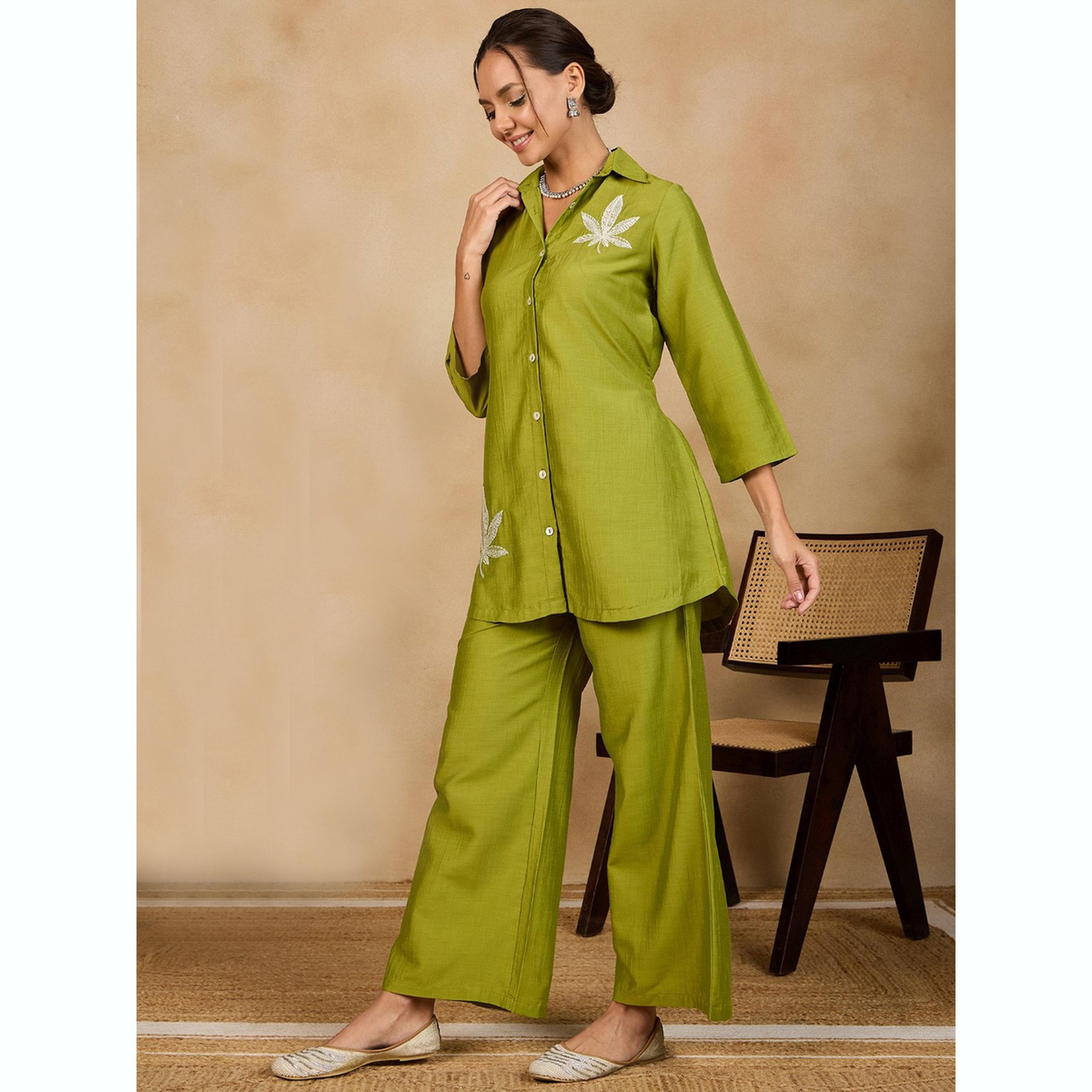 طقم قميص وبنطال بتطريز أوراق الشجر-women-clothing-coordsets-image-2