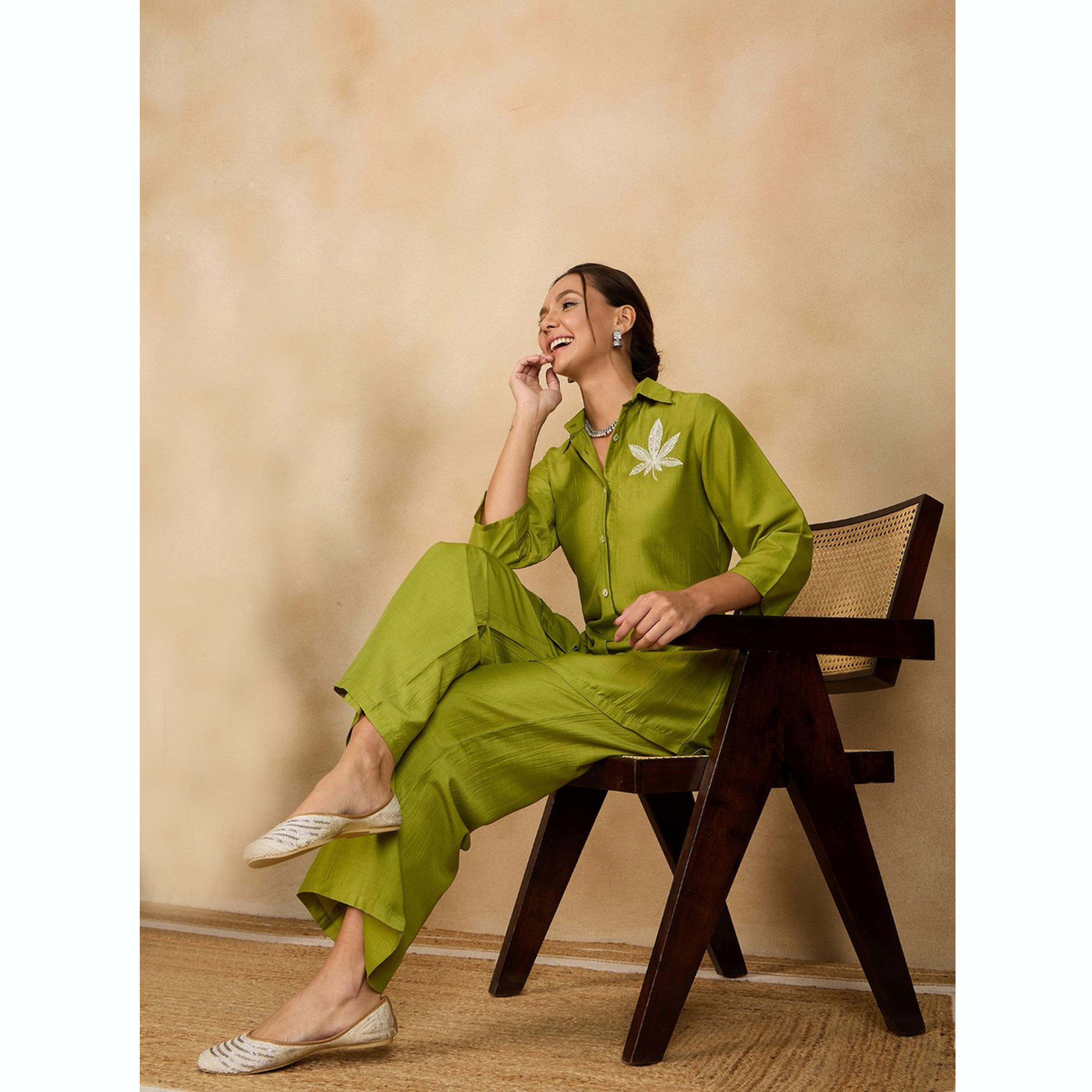 طقم قميص وبنطال بتطريز أوراق الشجر-women-clothing-coordsets-image-3