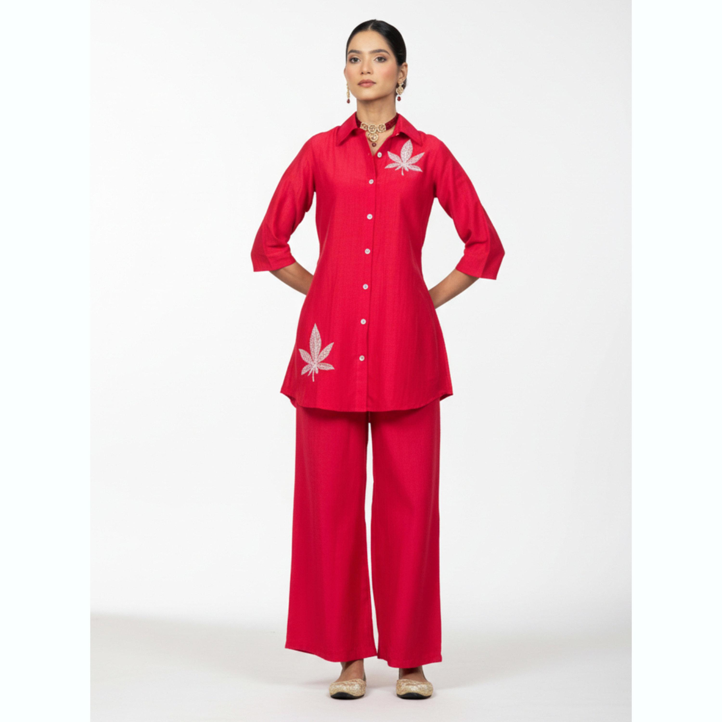 طقم قميص مطرز وبنطال بأرجل واسعة-women-clothing-coordsets-image-1