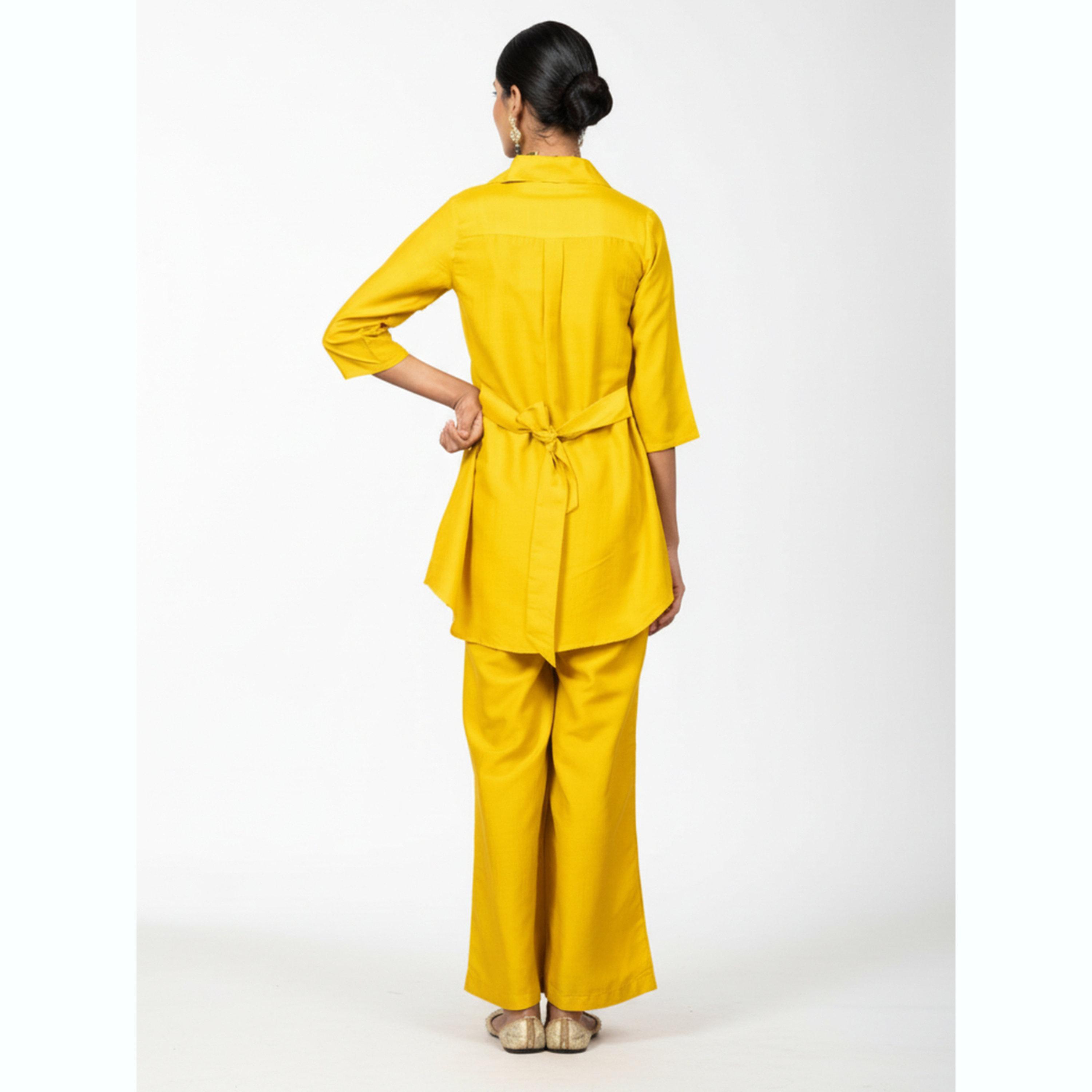 طقم قميص مطرز وبنطال بأرجل واسعة-women-clothing-coordsets-image-3