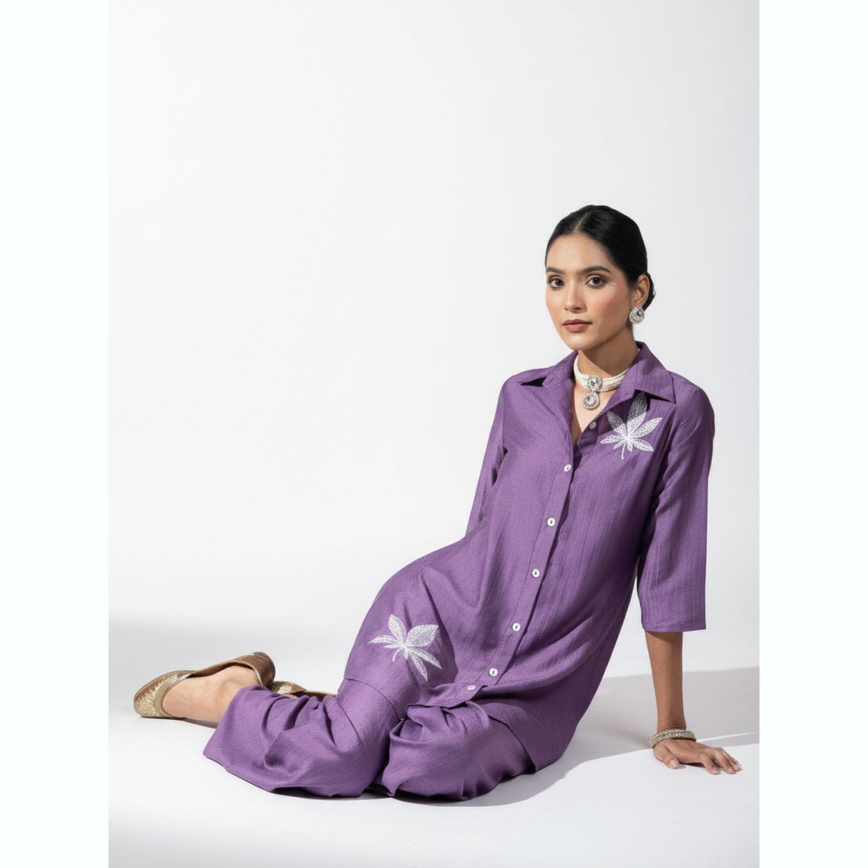 طقم قميص مطرز وبنطال بأرجل واسعة-women-clothing-coordsets-image-4