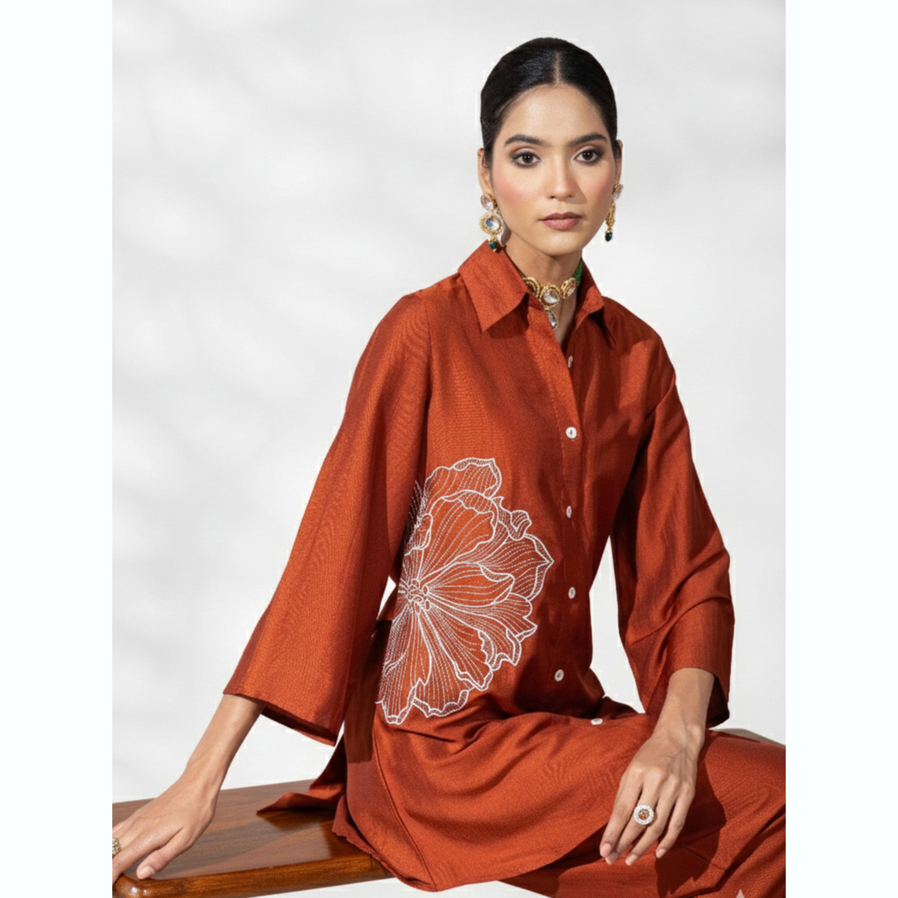 طقم قميص مطرز وبنطال بأرجل واسعة-women-clothing-coordsets-image-3