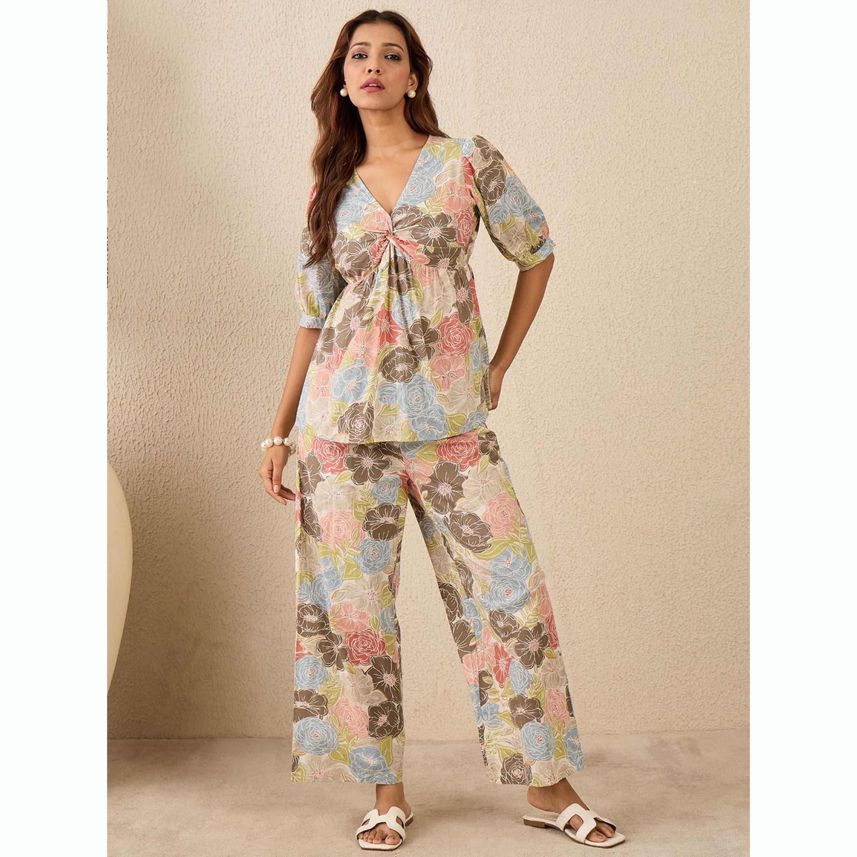 طقم بلوزة ملتفة مطبوعة وبنطال-women-clothing-coordsets-image-1