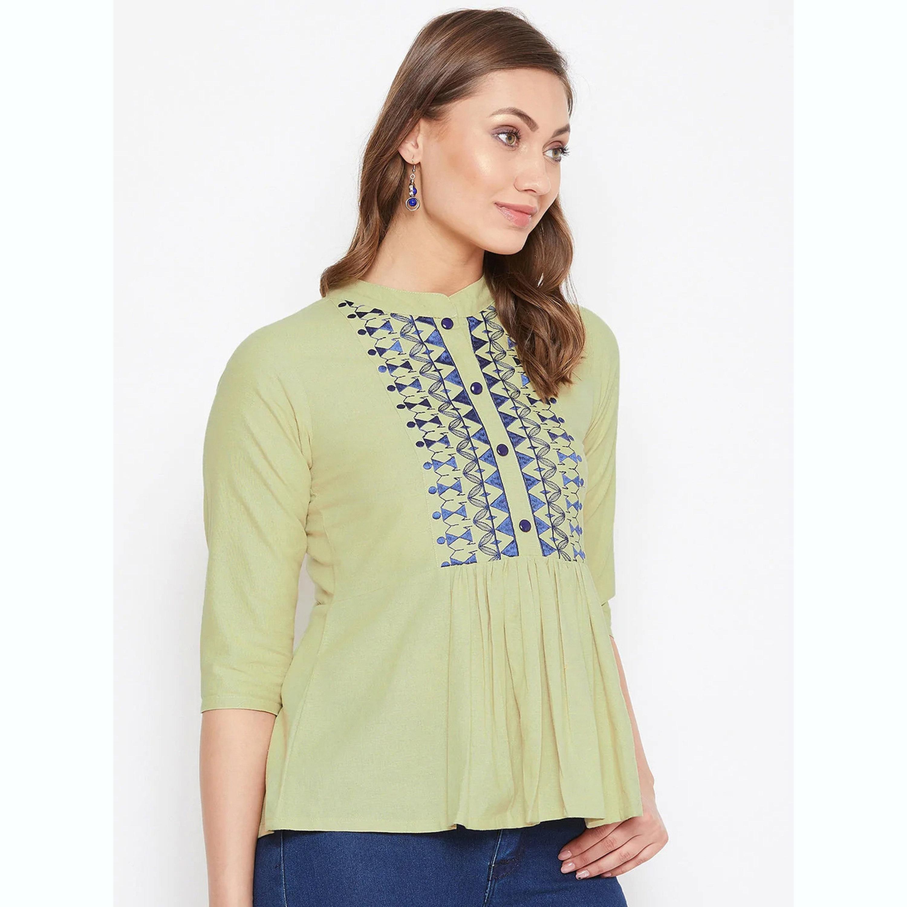 واين ريد × ستايلي - بلوزة مطرزة باللون الأخضر مصنوعة من مزيج القطن والكتان للنساء-women-clothing-shirtsandblouses-blouses-image-4