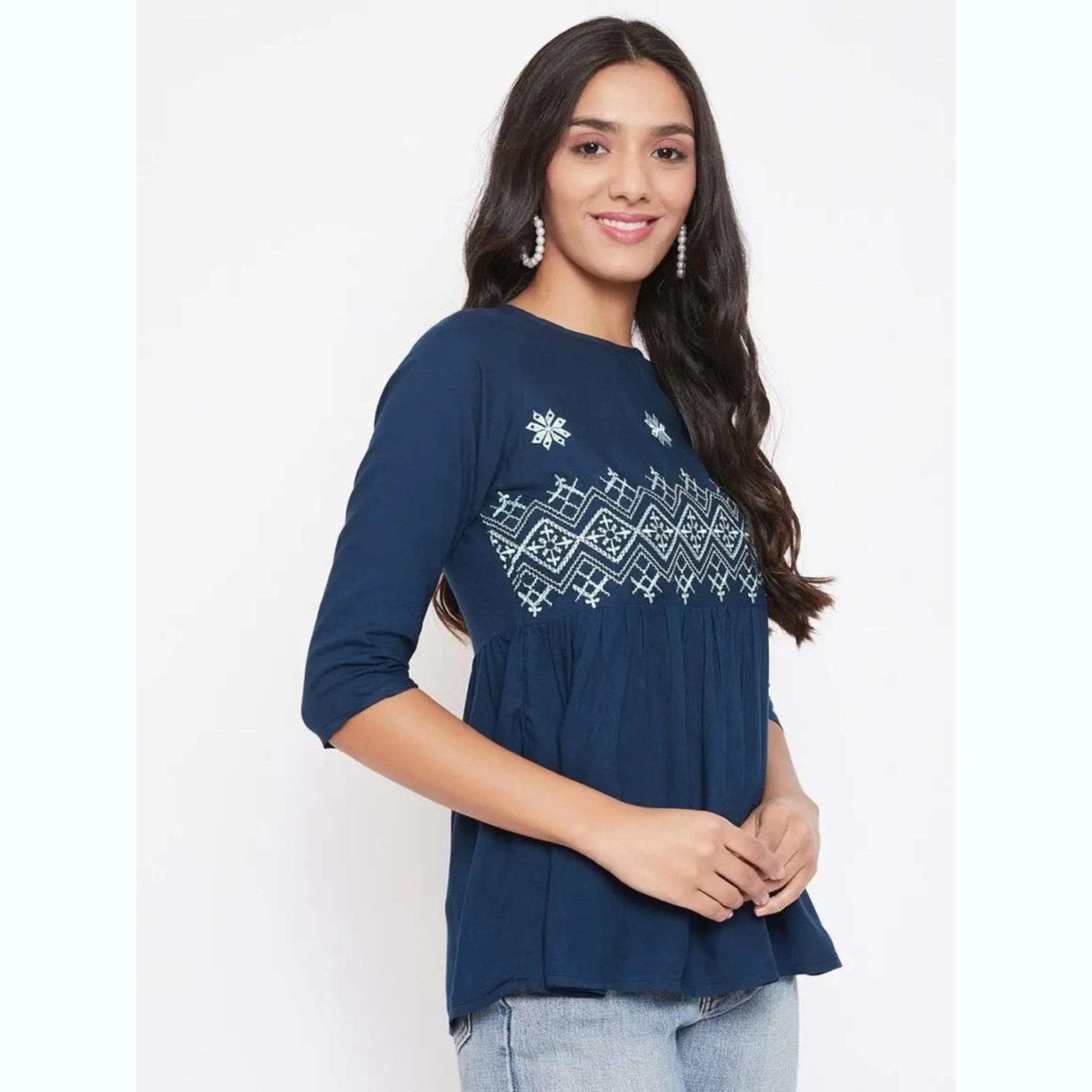 واين ريد × ستايلي - بلوزة زرقاء داكنة مطرزة من قماش الرايون تصميم A للنساء-women-clothing-shirtsandblouses-blouses-image-4