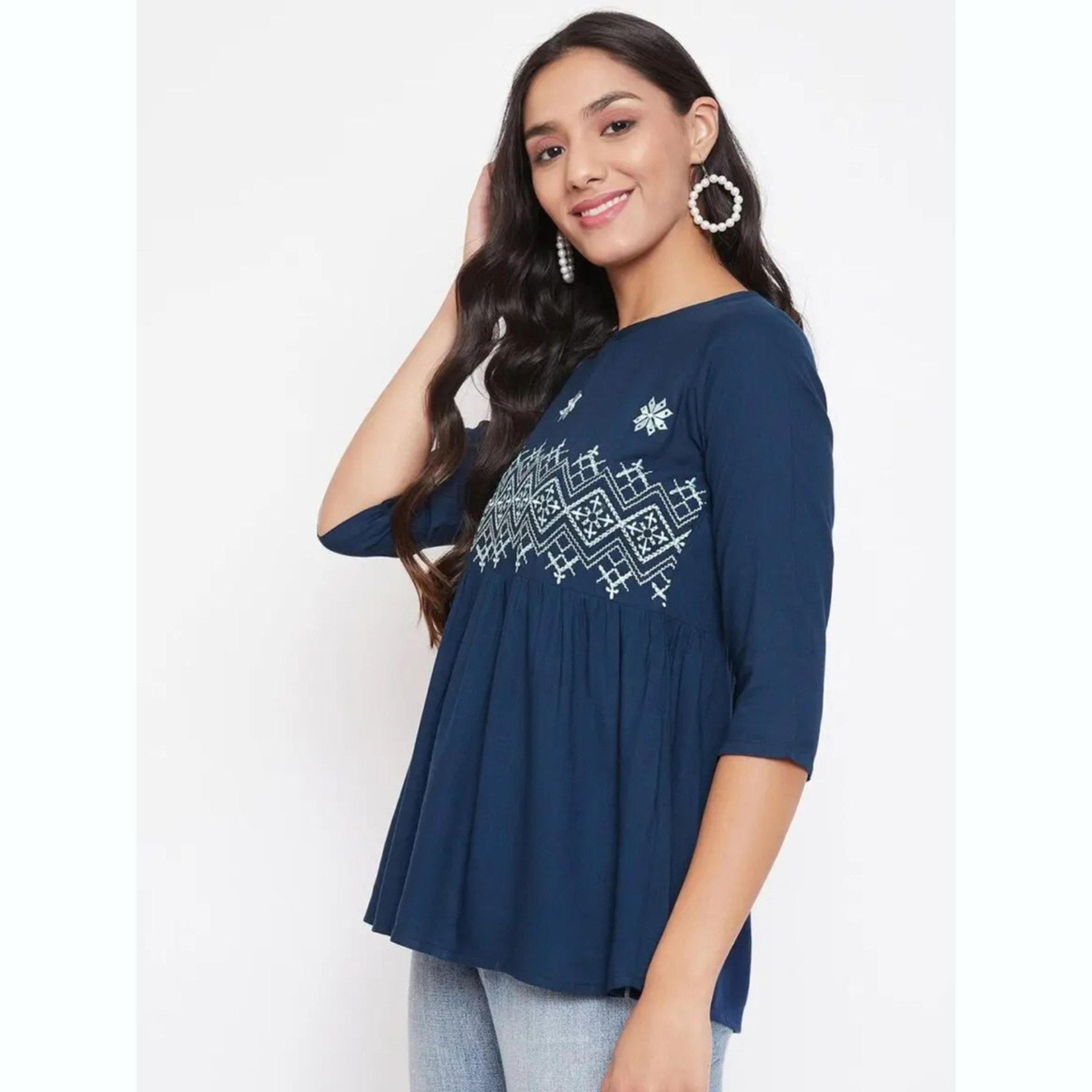 واين ريد × ستايلي - بلوزة زرقاء داكنة مطرزة من قماش الرايون تصميم A للنساء-women-clothing-shirtsandblouses-blouses-image-5