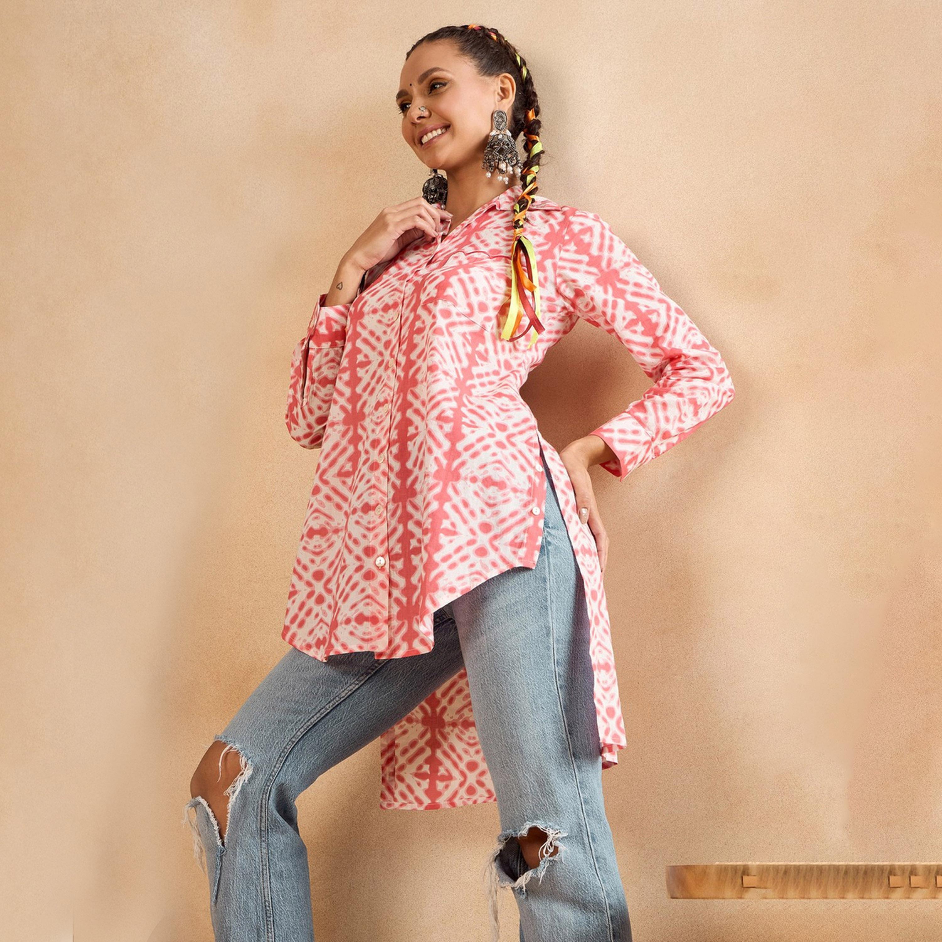 واين ريد × ستايلي - بلوزة حمراء بأكمام طويلة بنقشة التاي داي للنساء-women-clothing-shirtsandblouses-blouses-image-1