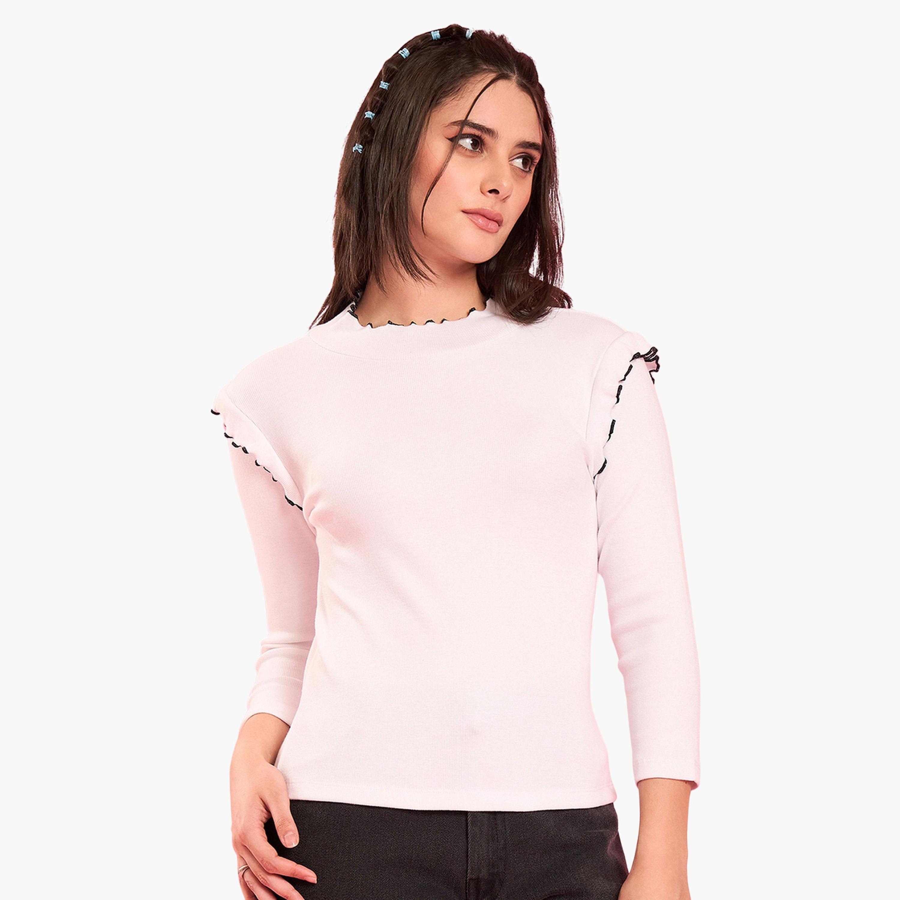 واين ريد × ستايلي - بلوزة بيضاء مضلعة مزينة بكشكشة للنساء-women-clothing-tshirts-image-1